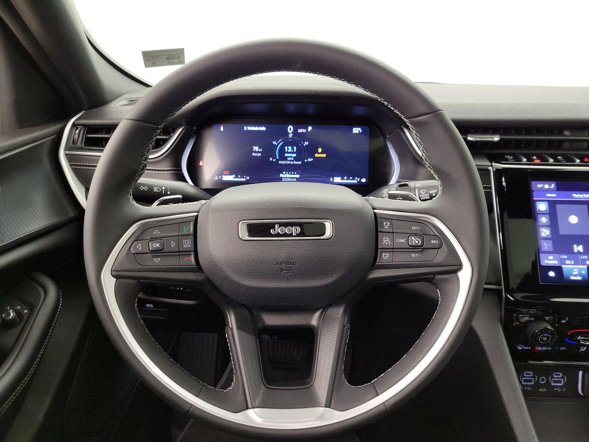 Thumbnail: 2023 Jeep Grand Cherokee - 10