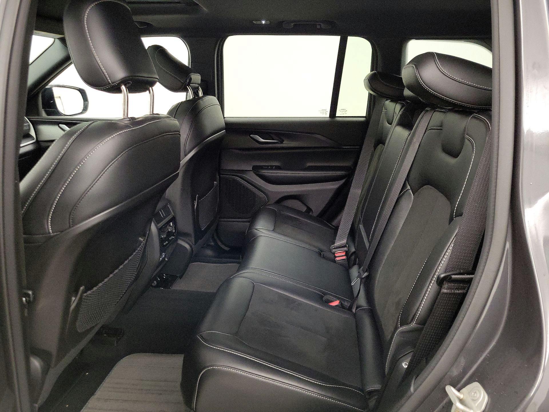 Thumbnail: 2023 Jeep Grand Cherokee - 20