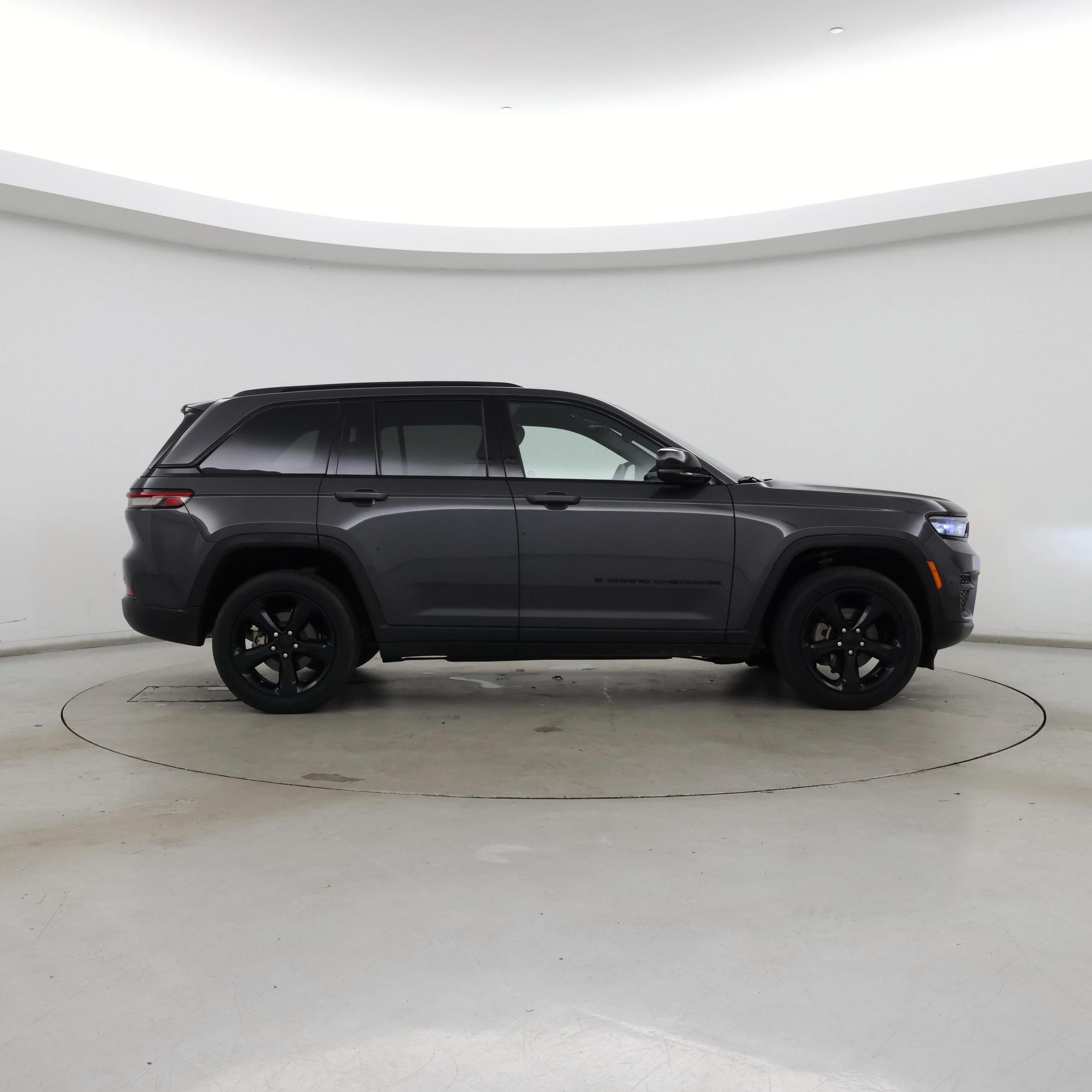 Thumbnail: 2023 Jeep Grand Cherokee - 7