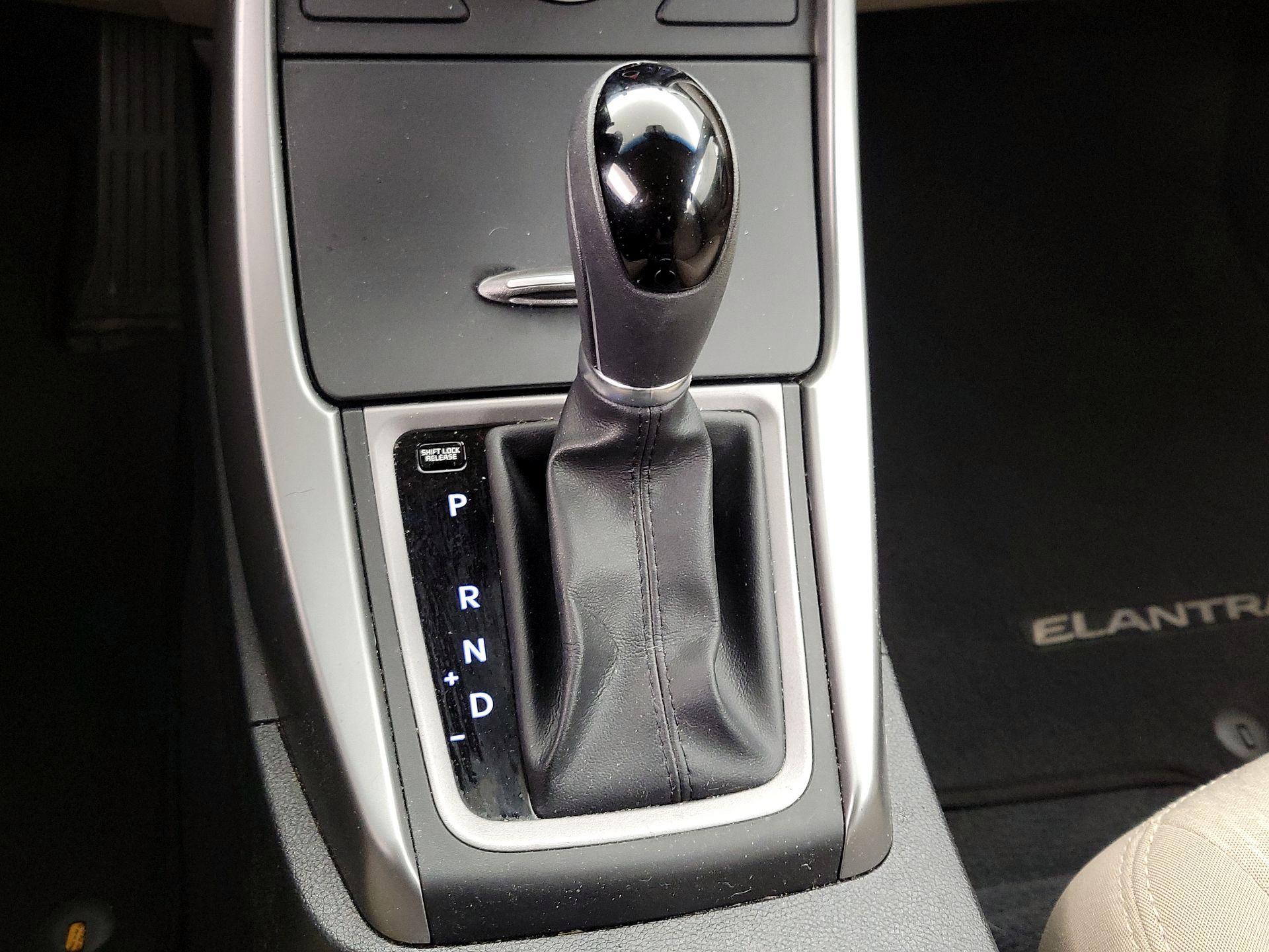 Thumbnail: 2016 Hyundai Elantra - 17