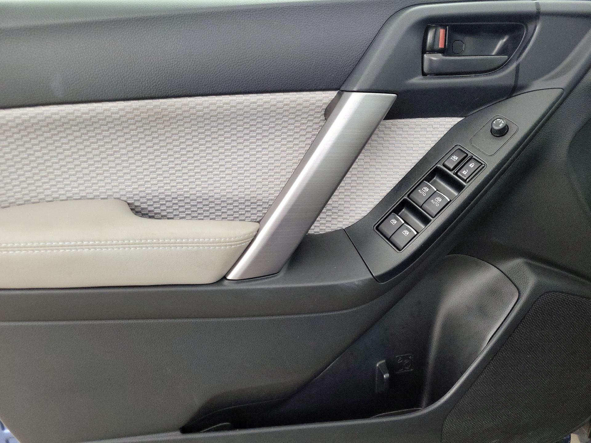 Thumbnail: 2017 Subaru Forester - 12