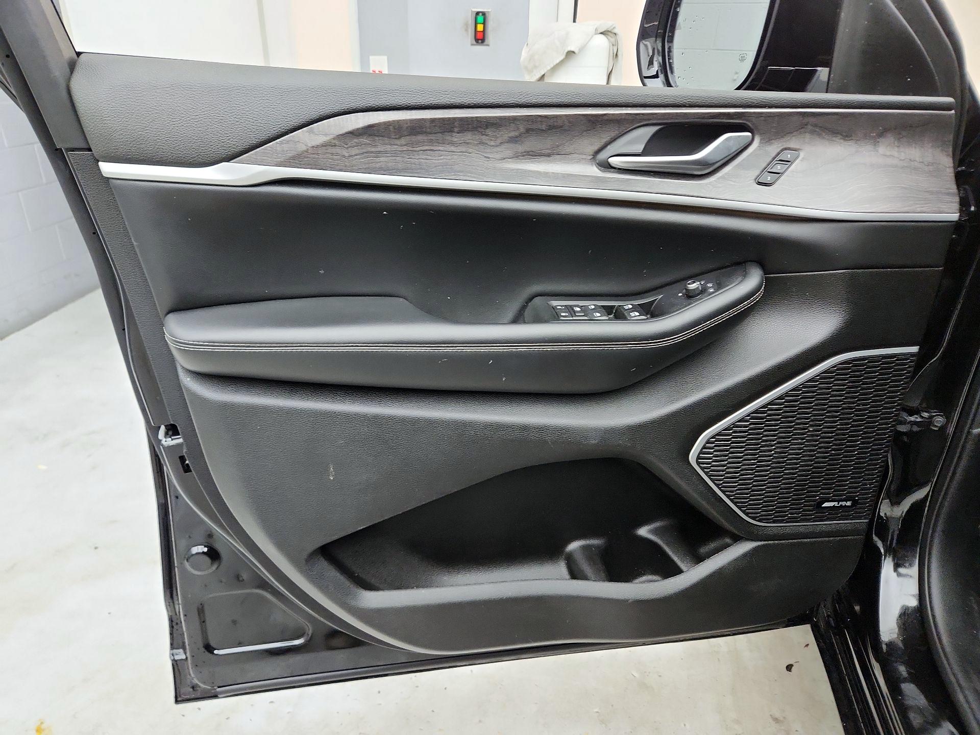 Thumbnail: 2023 Jeep Grand Cherokee - 12