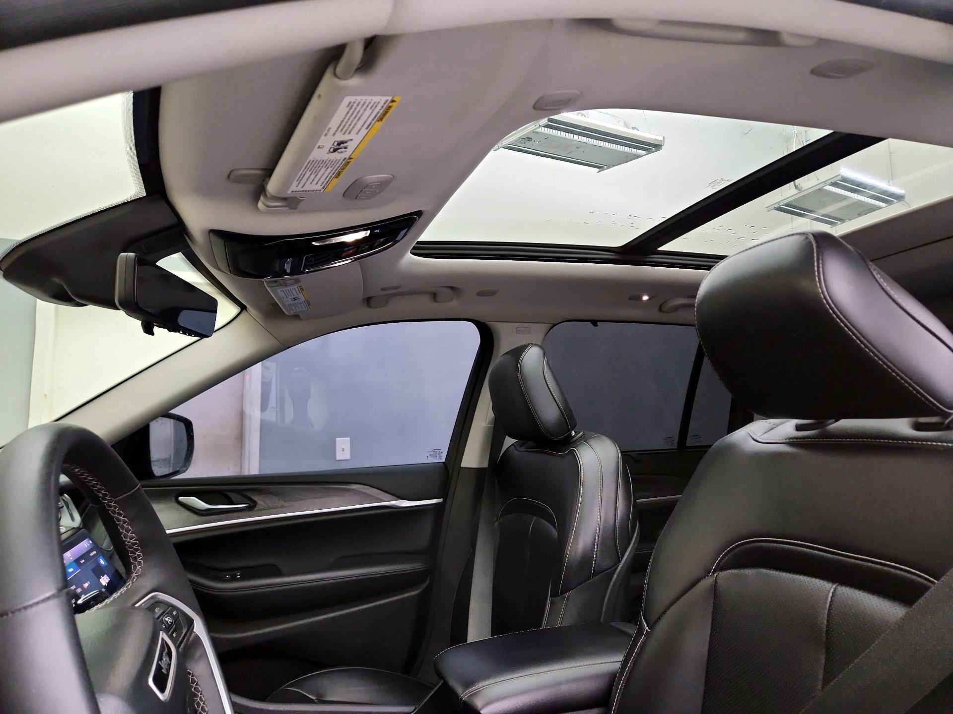 Thumbnail: 2023 Jeep Grand Cherokee - 20