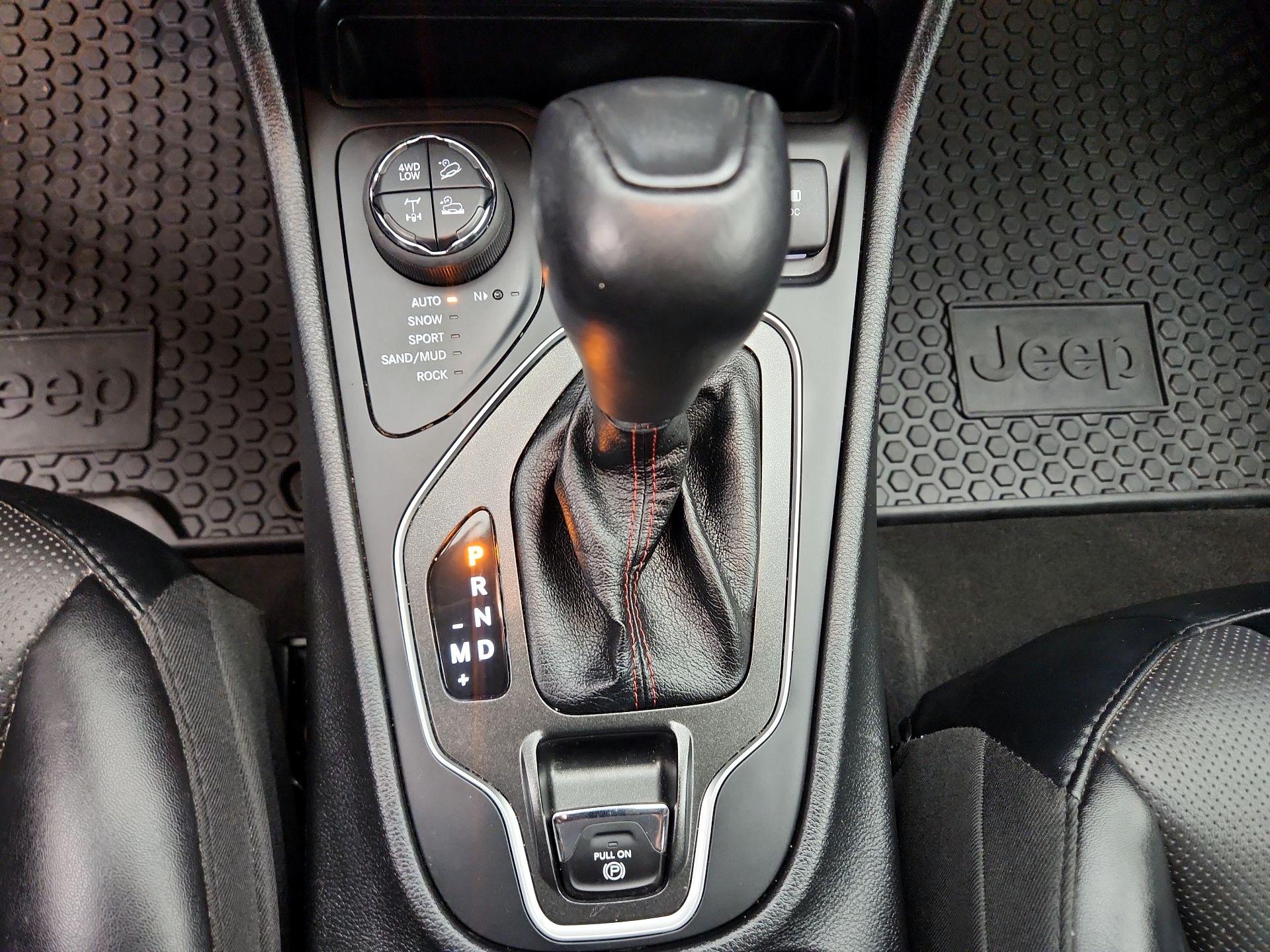 Thumbnail: 2022 Jeep Cherokee - 17