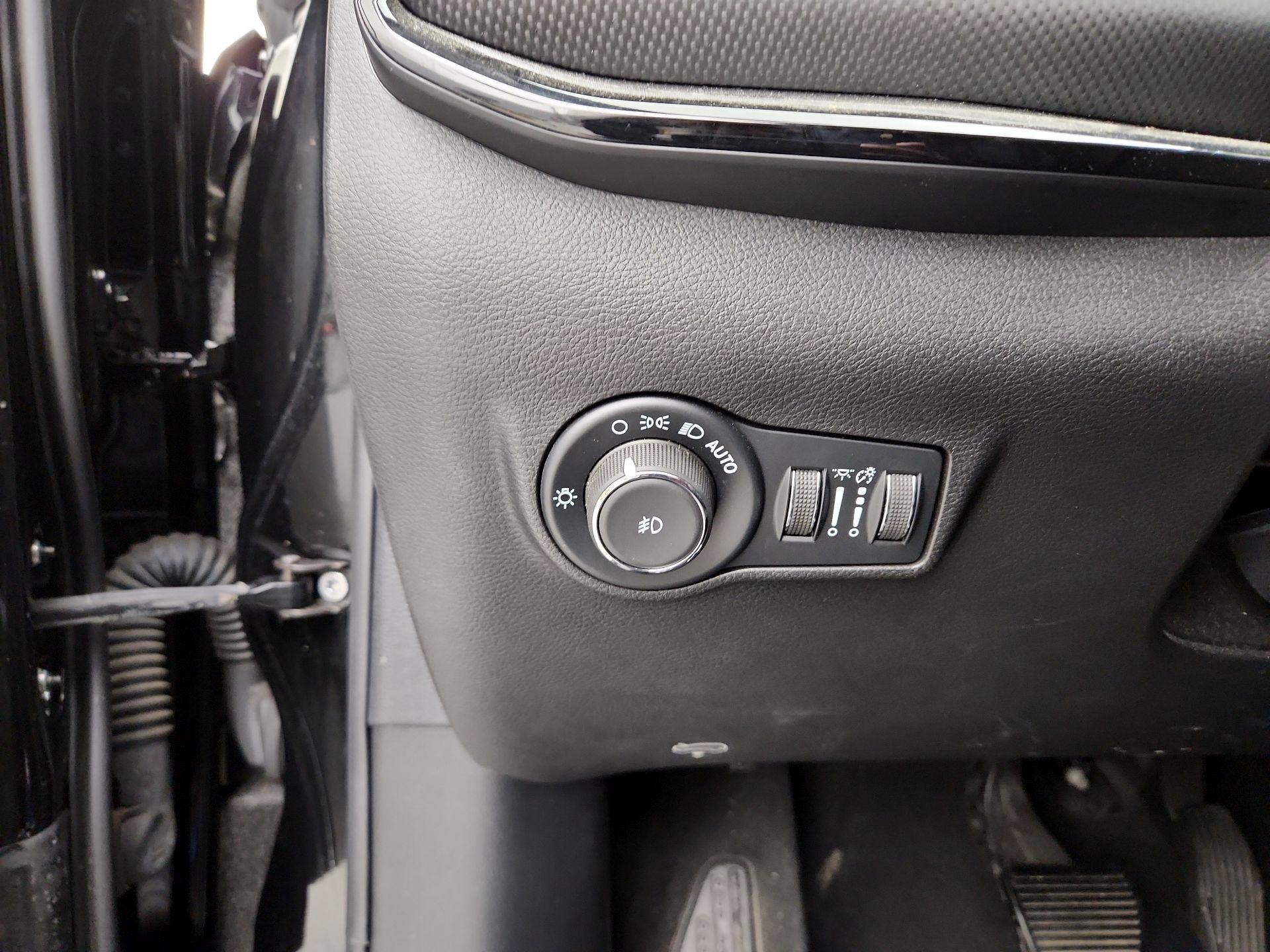 Thumbnail: 2022 Jeep Compass - 13