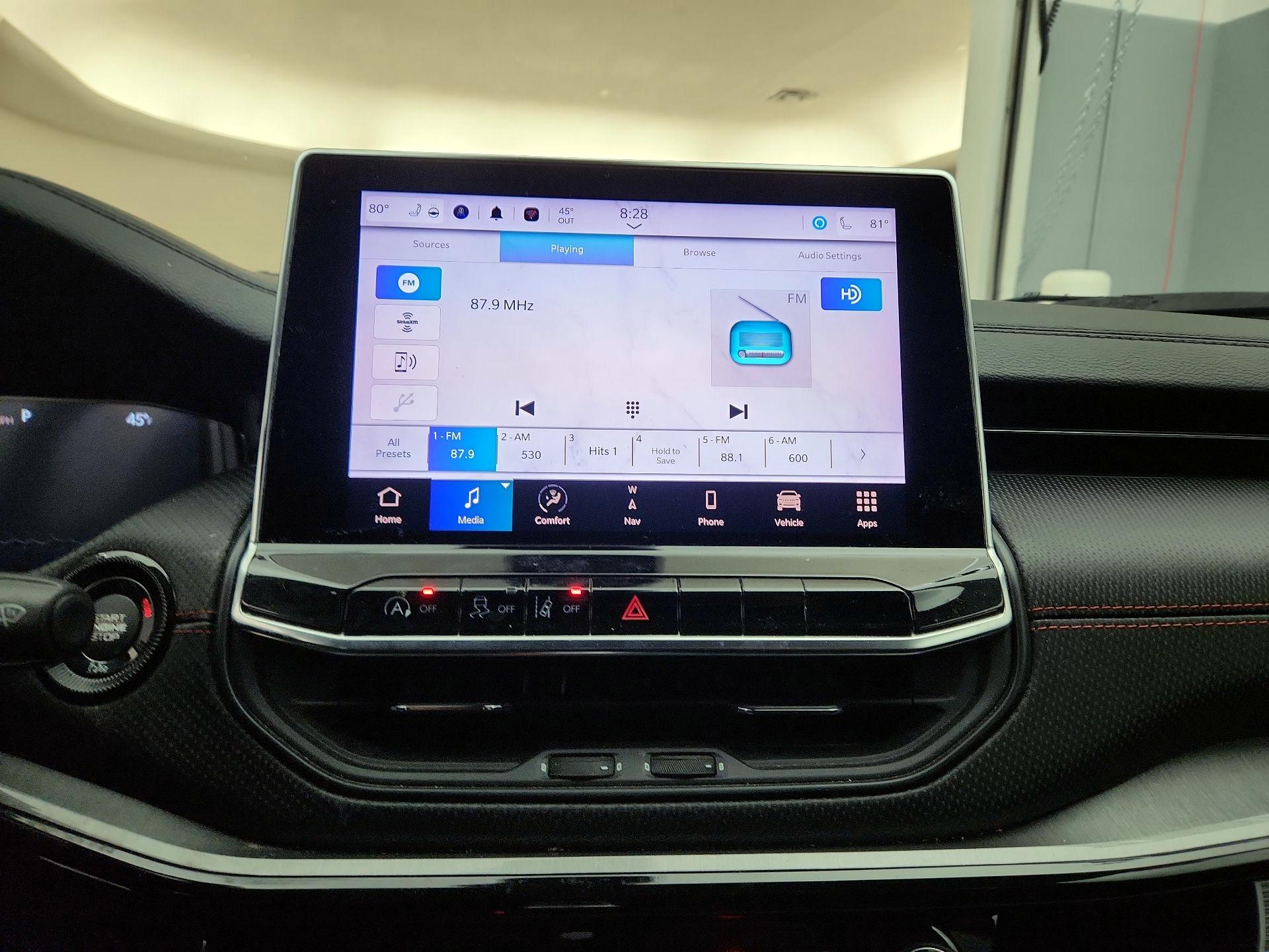 Thumbnail: 2022 Jeep Compass - 16