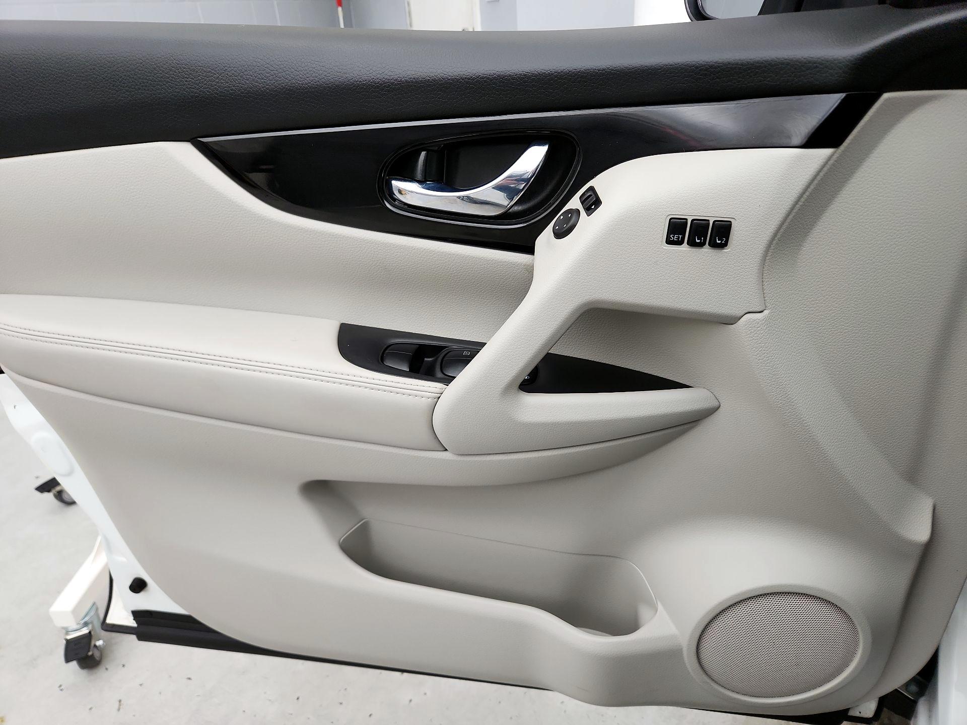 Thumbnail: 2021 Nissan Rogue Sport - 12