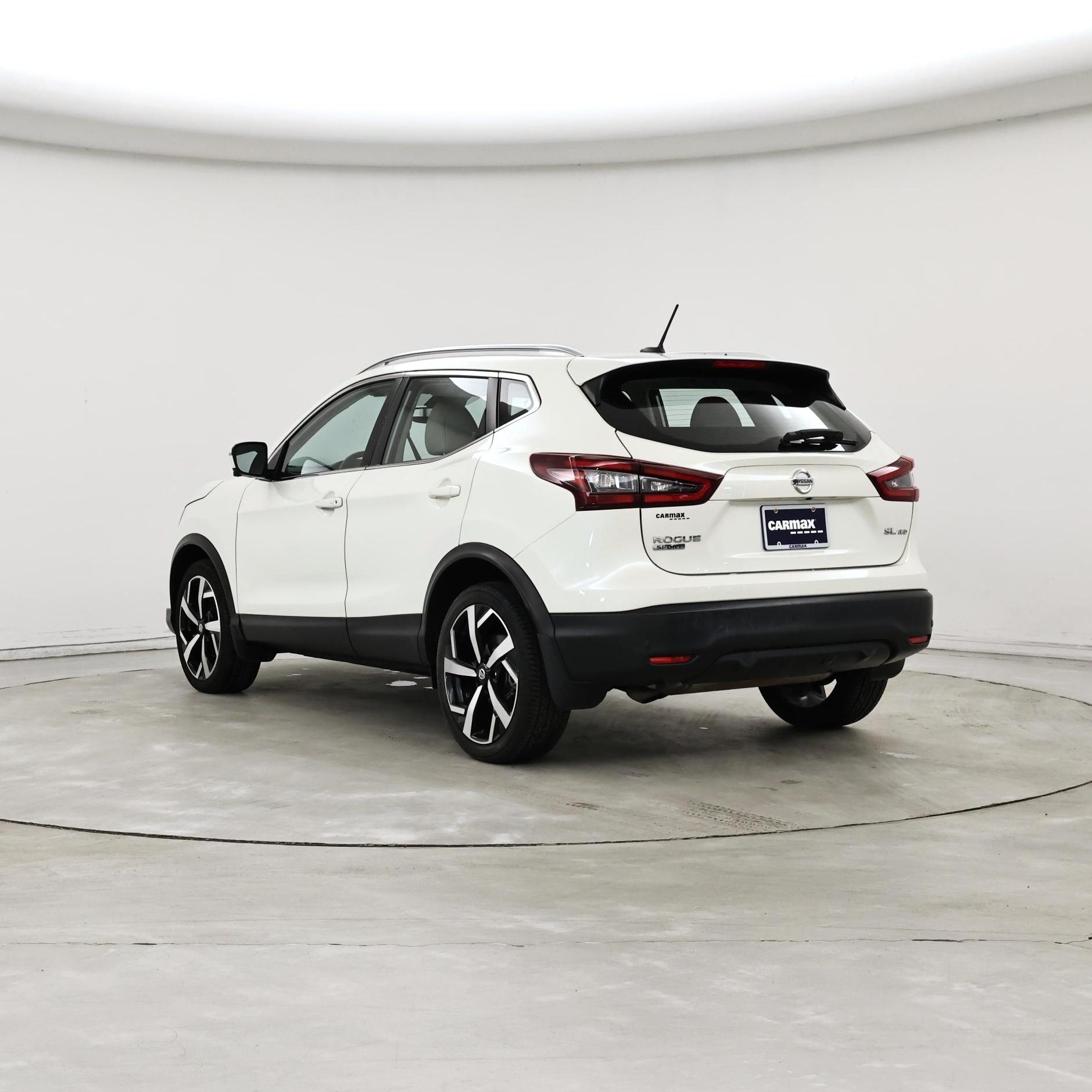 Thumbnail: 2021 Nissan Rogue Sport - 2