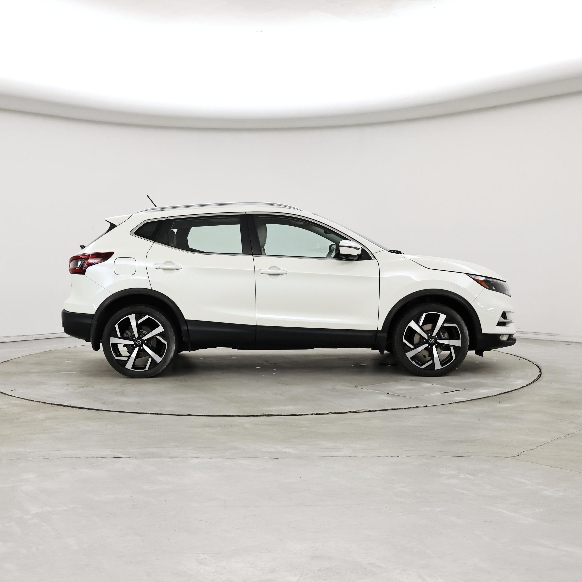 Thumbnail: 2021 Nissan Rogue Sport - 7