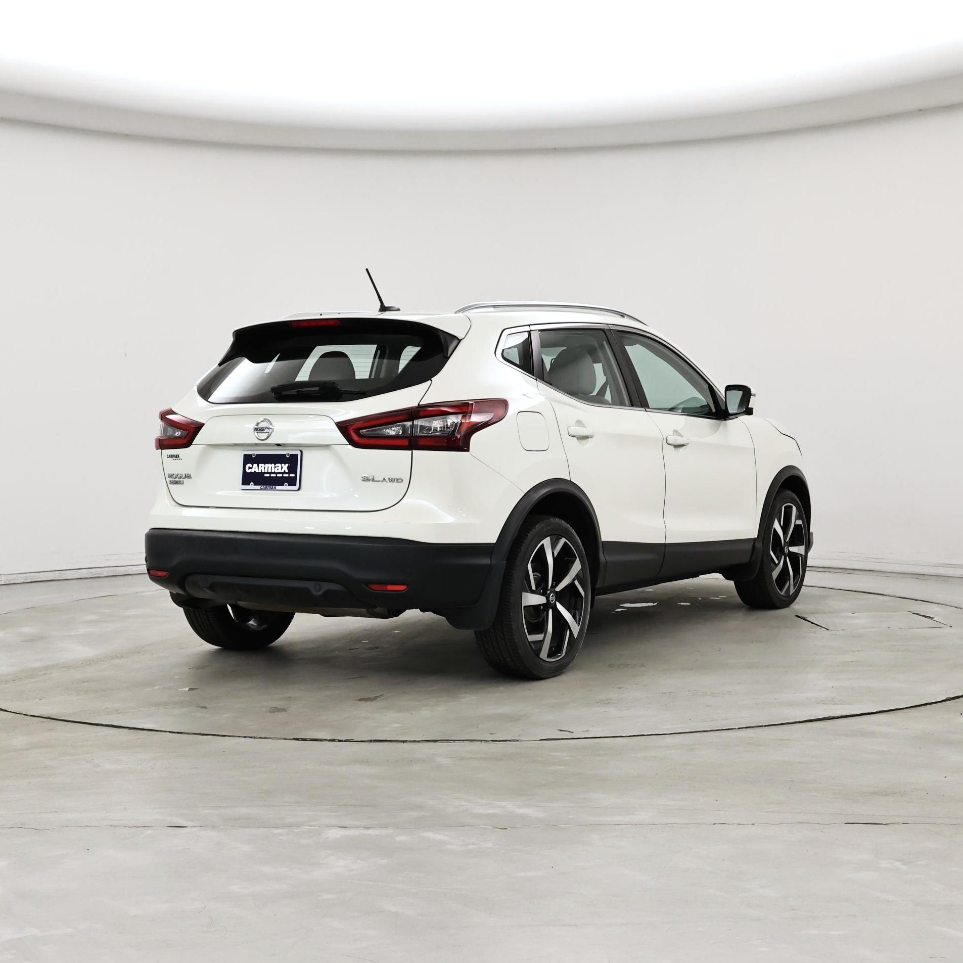 Thumbnail: 2021 Nissan Rogue Sport - 8