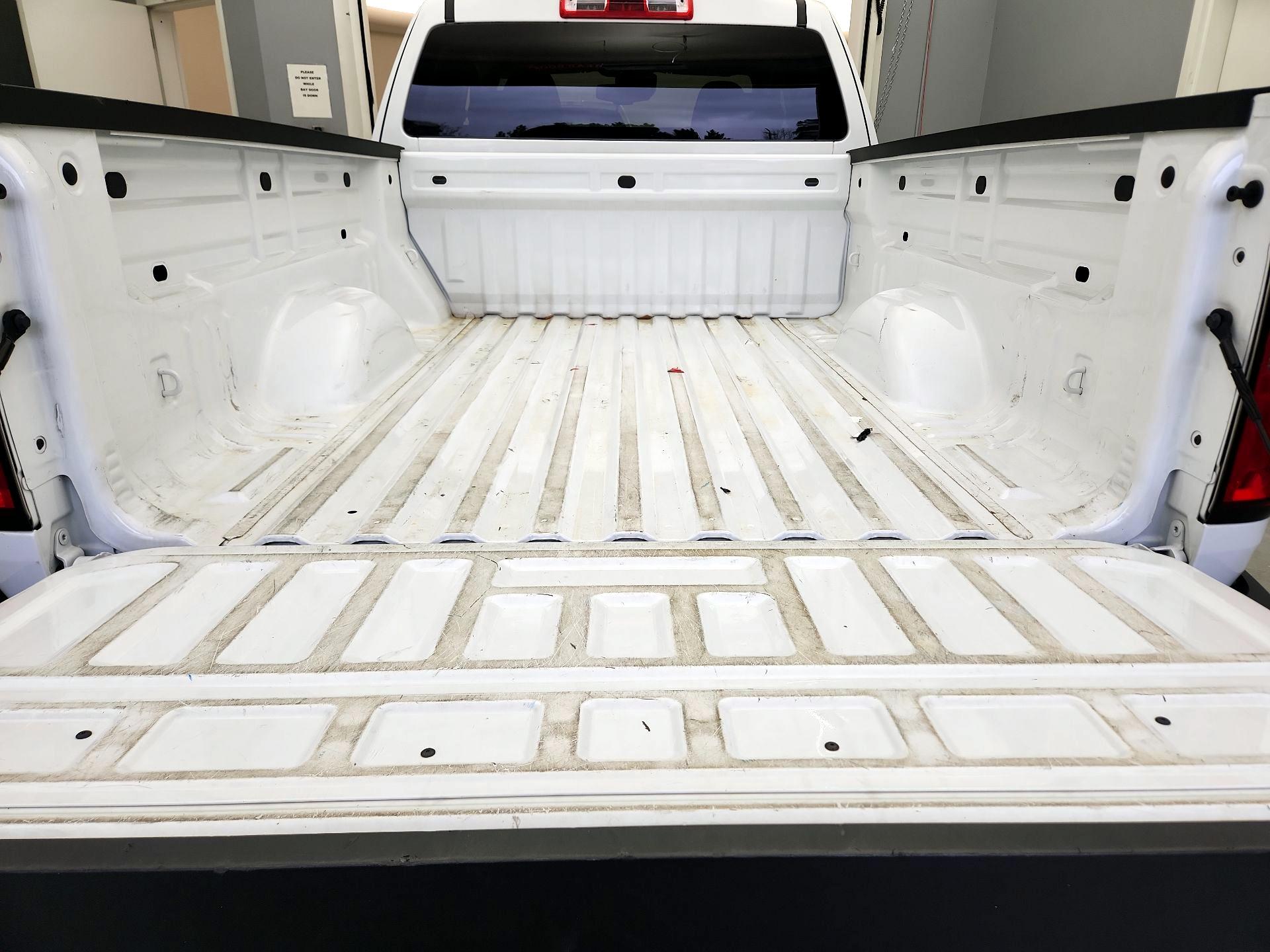 Thumbnail: 2022 Chevrolet Colorado - 19