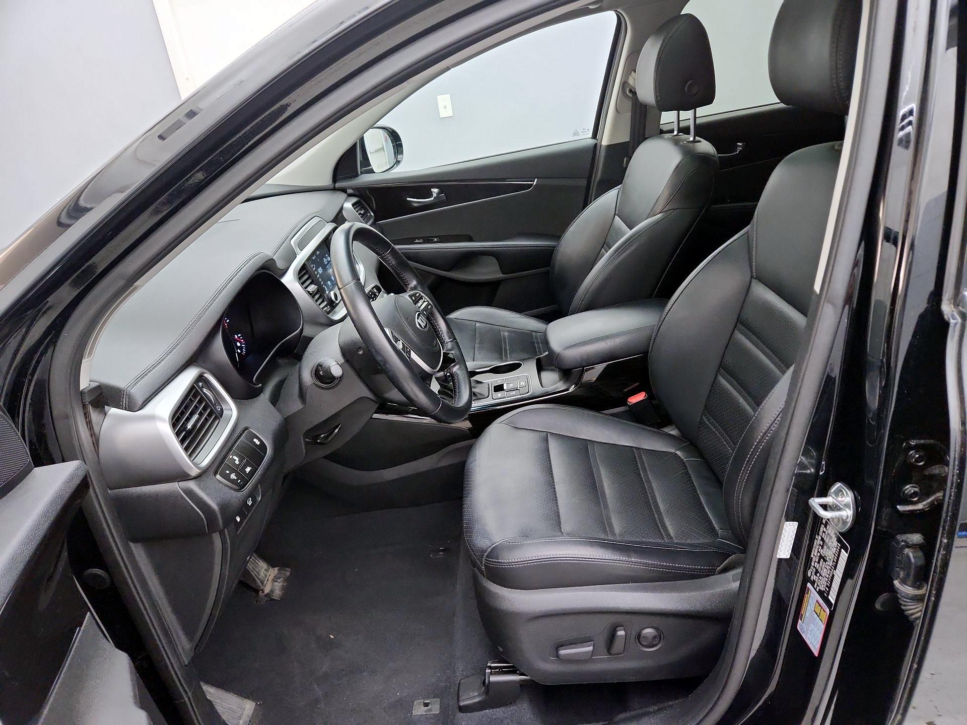 Thumbnail: 2020 Kia Sorento - 11