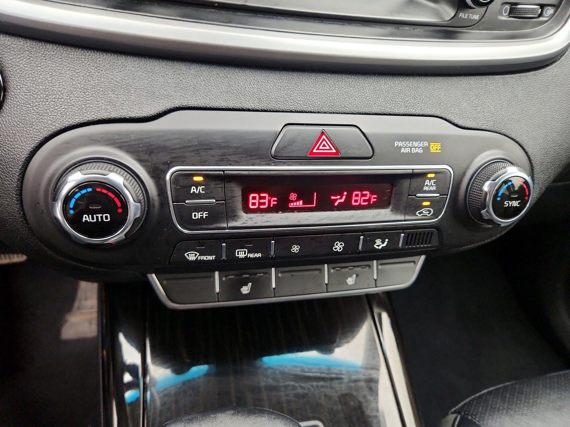 Thumbnail: 2020 Kia Sorento - 16