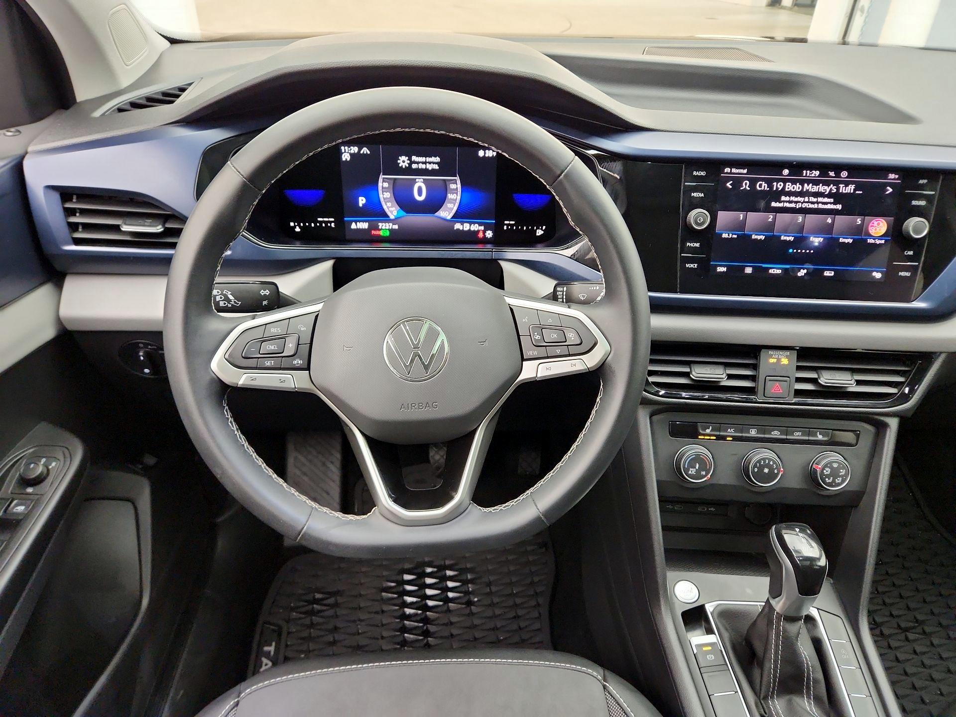 Thumbnail: 2022 Volkswagen Taos - 9