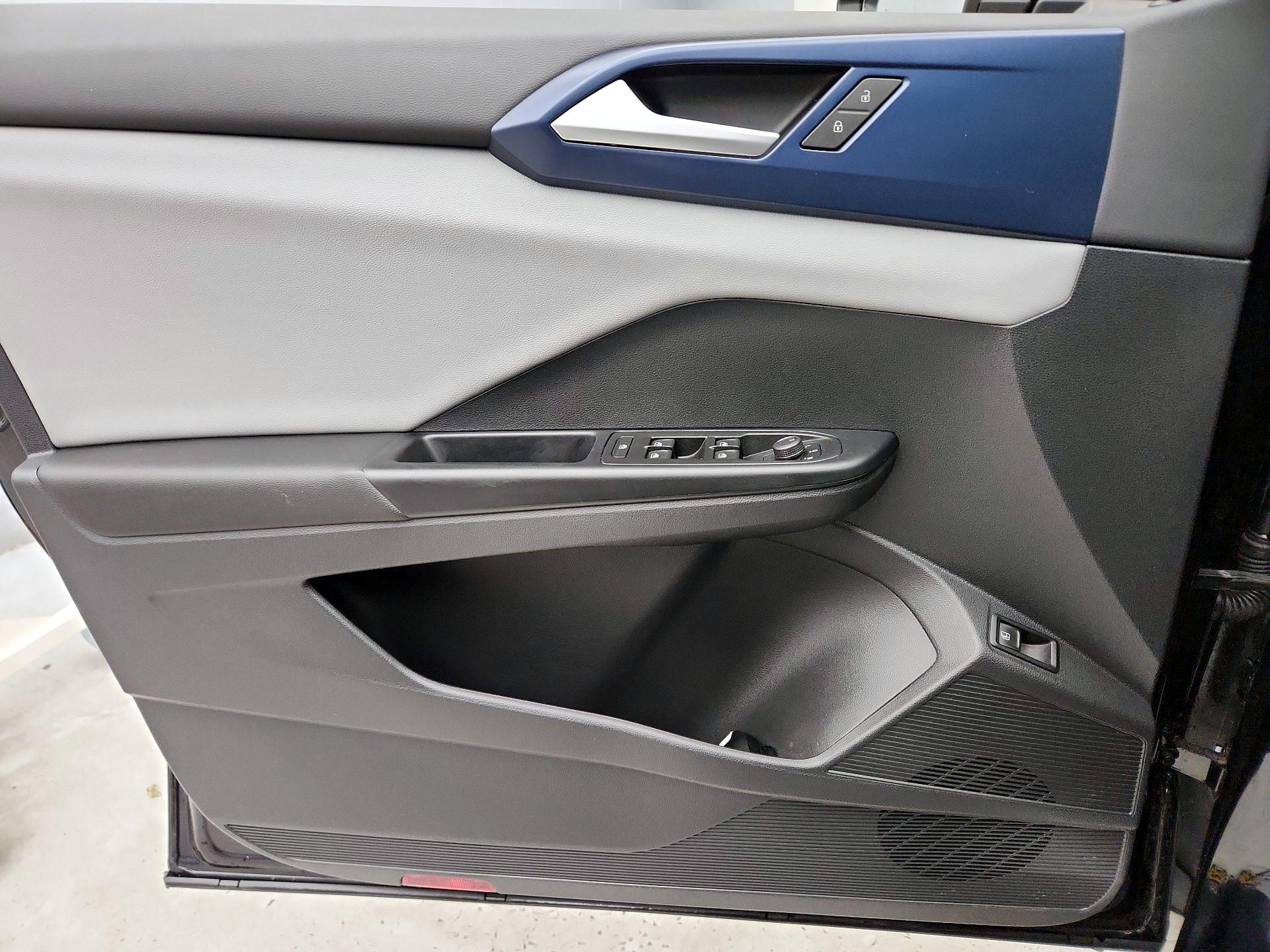 Thumbnail: 2022 Volkswagen Taos - 12