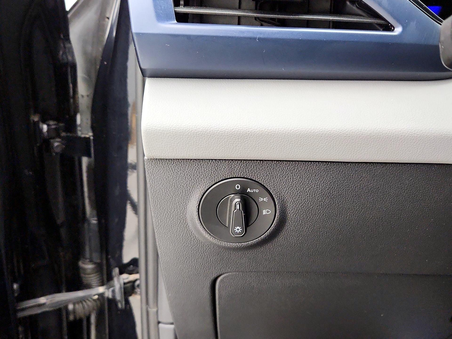 Thumbnail: 2022 Volkswagen Taos - 13