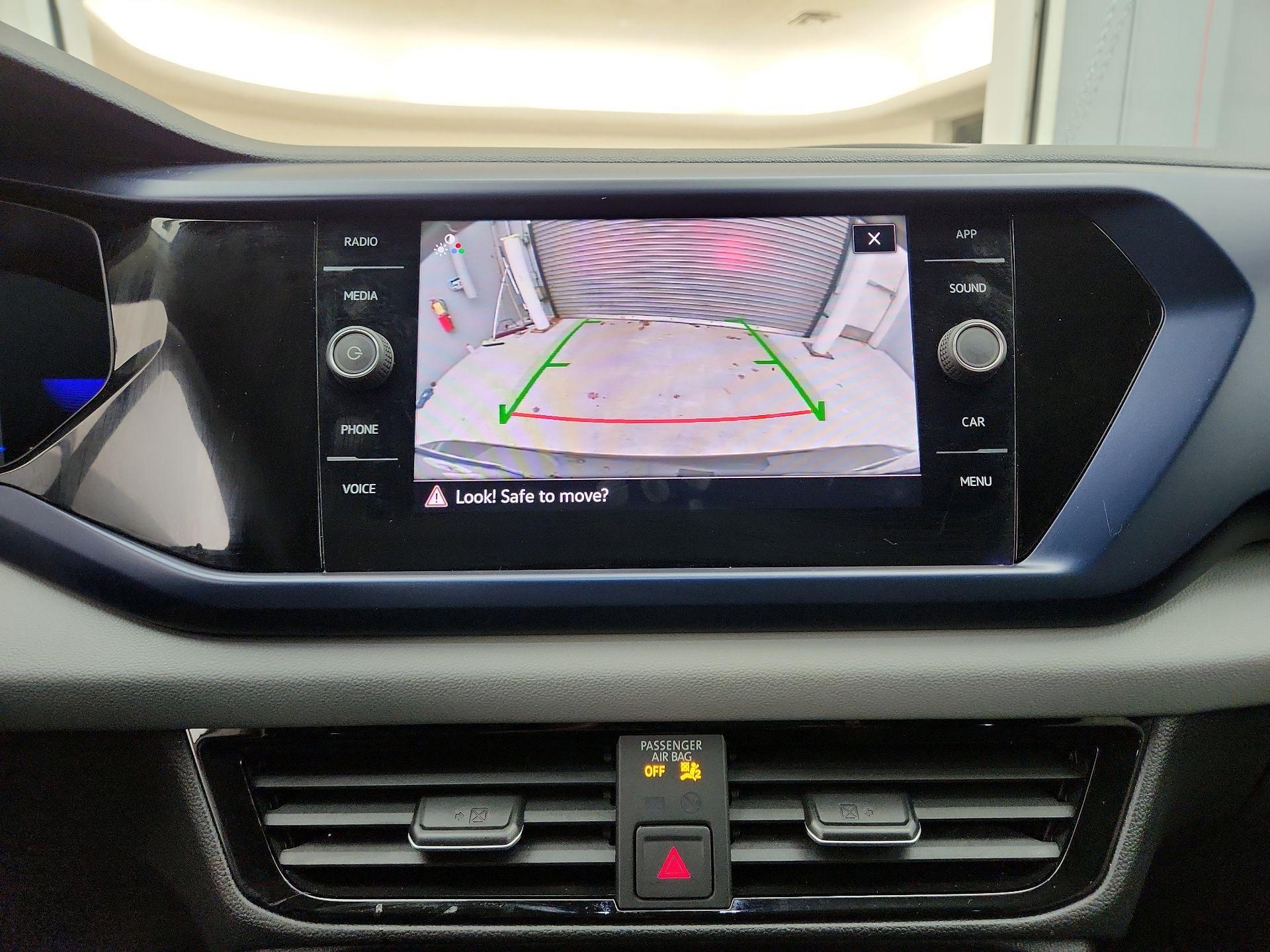 Thumbnail: 2022 Volkswagen Taos - 14