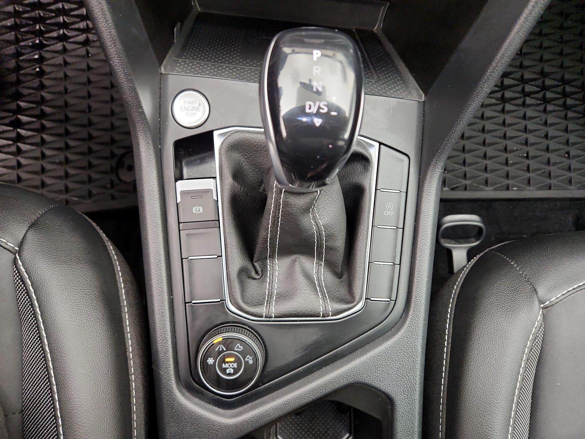 Thumbnail: 2022 Volkswagen Taos - 17