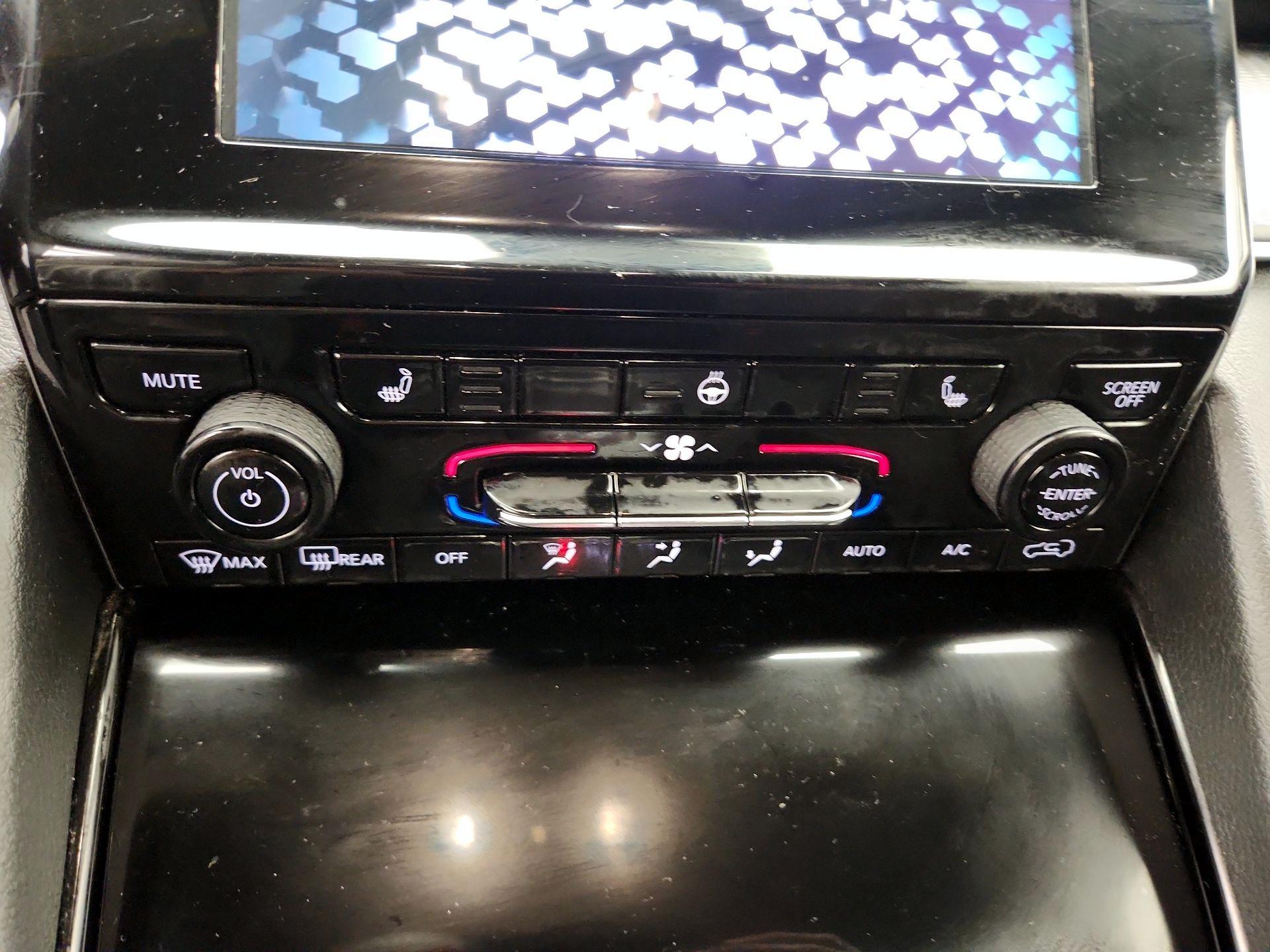 Thumbnail: 2023 Jeep Grand Cherokee L - 16