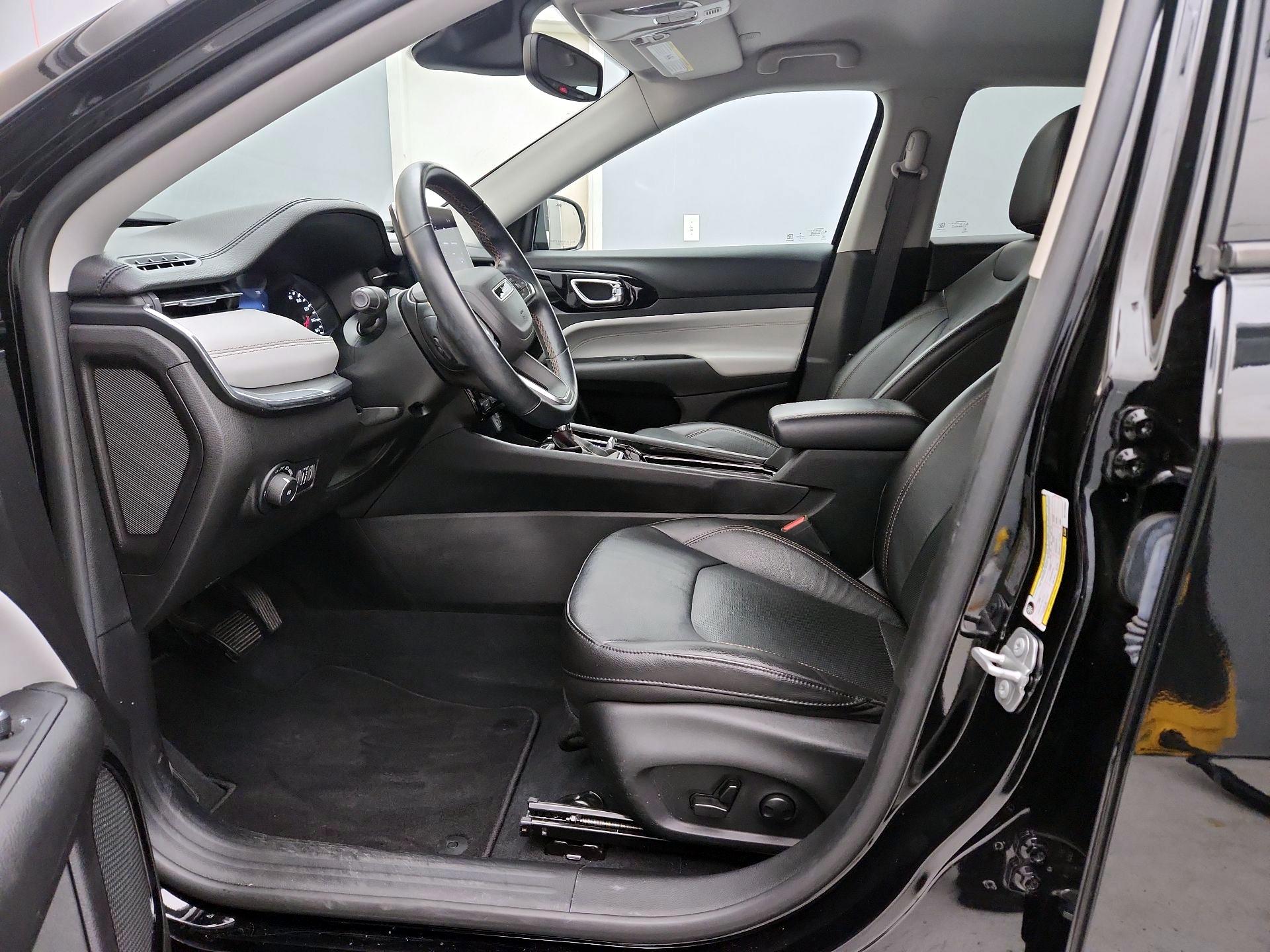 Thumbnail: 2022 Jeep Compass - 11