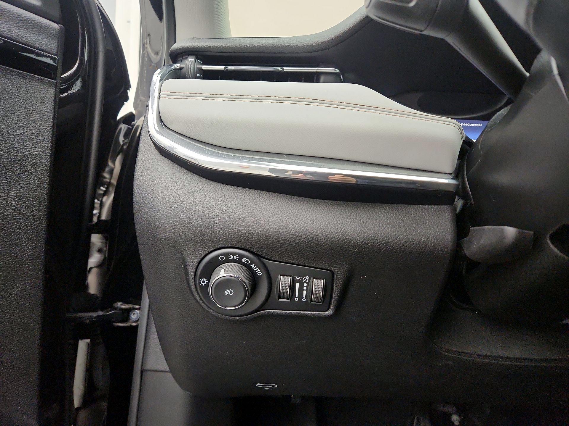 Thumbnail: 2022 Jeep Compass - 13