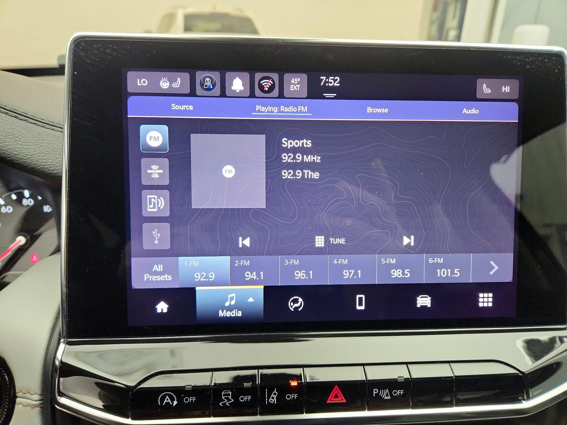 Thumbnail: 2022 Jeep Compass - 15