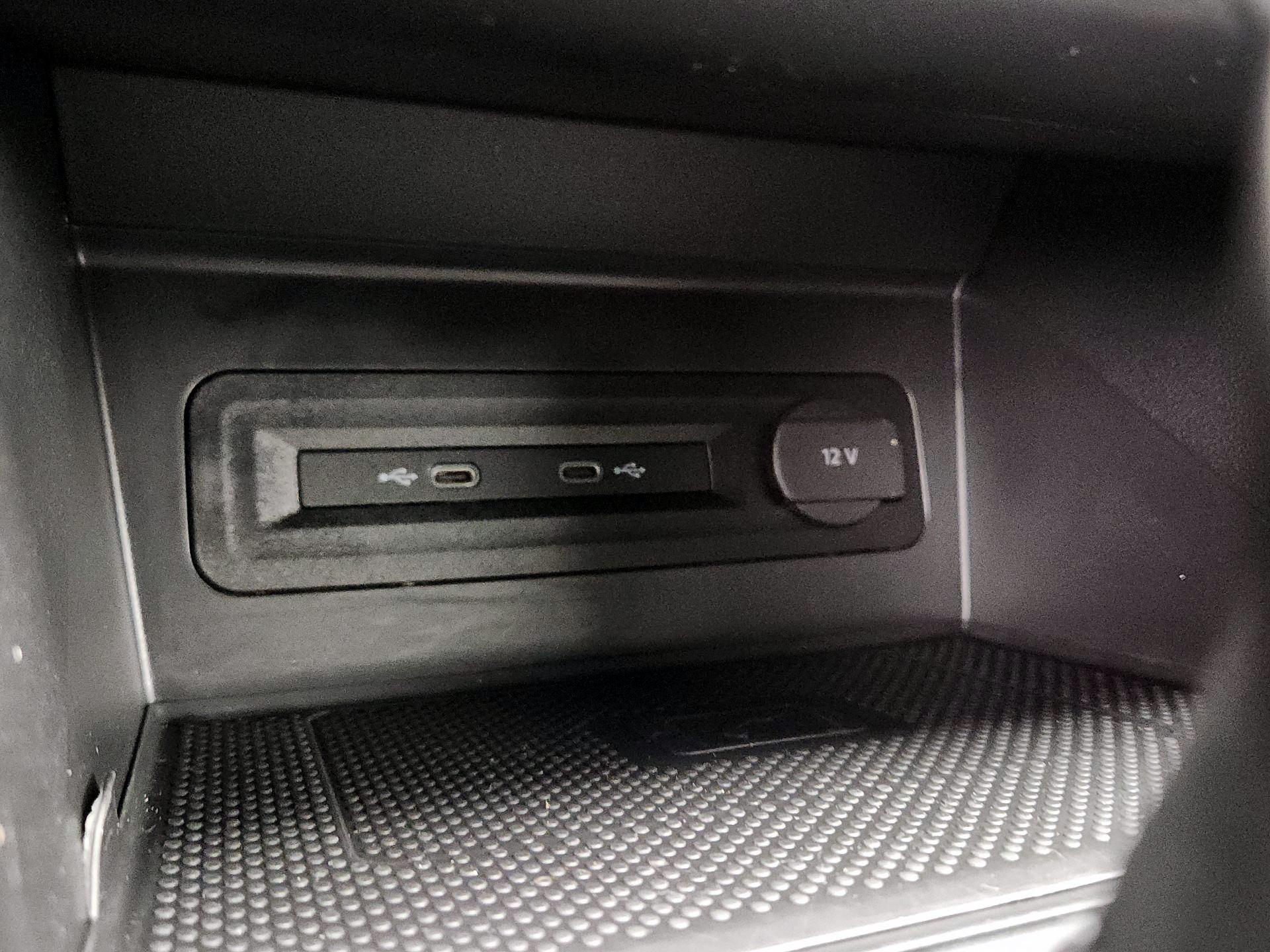 Thumbnail: 2021 Volkswagen Atlas - 18