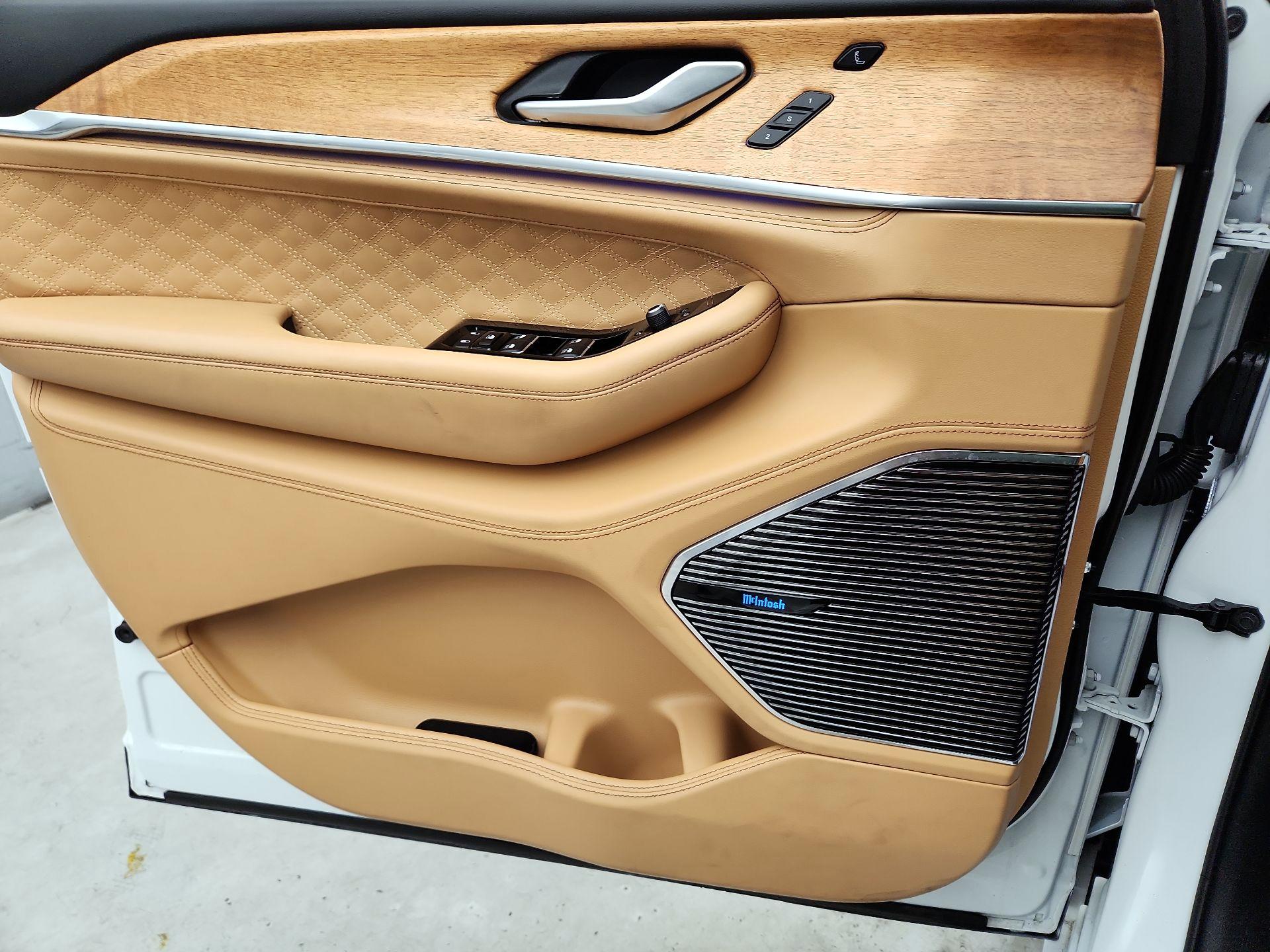 Thumbnail: 2022 Jeep Grand Cherokee - 12