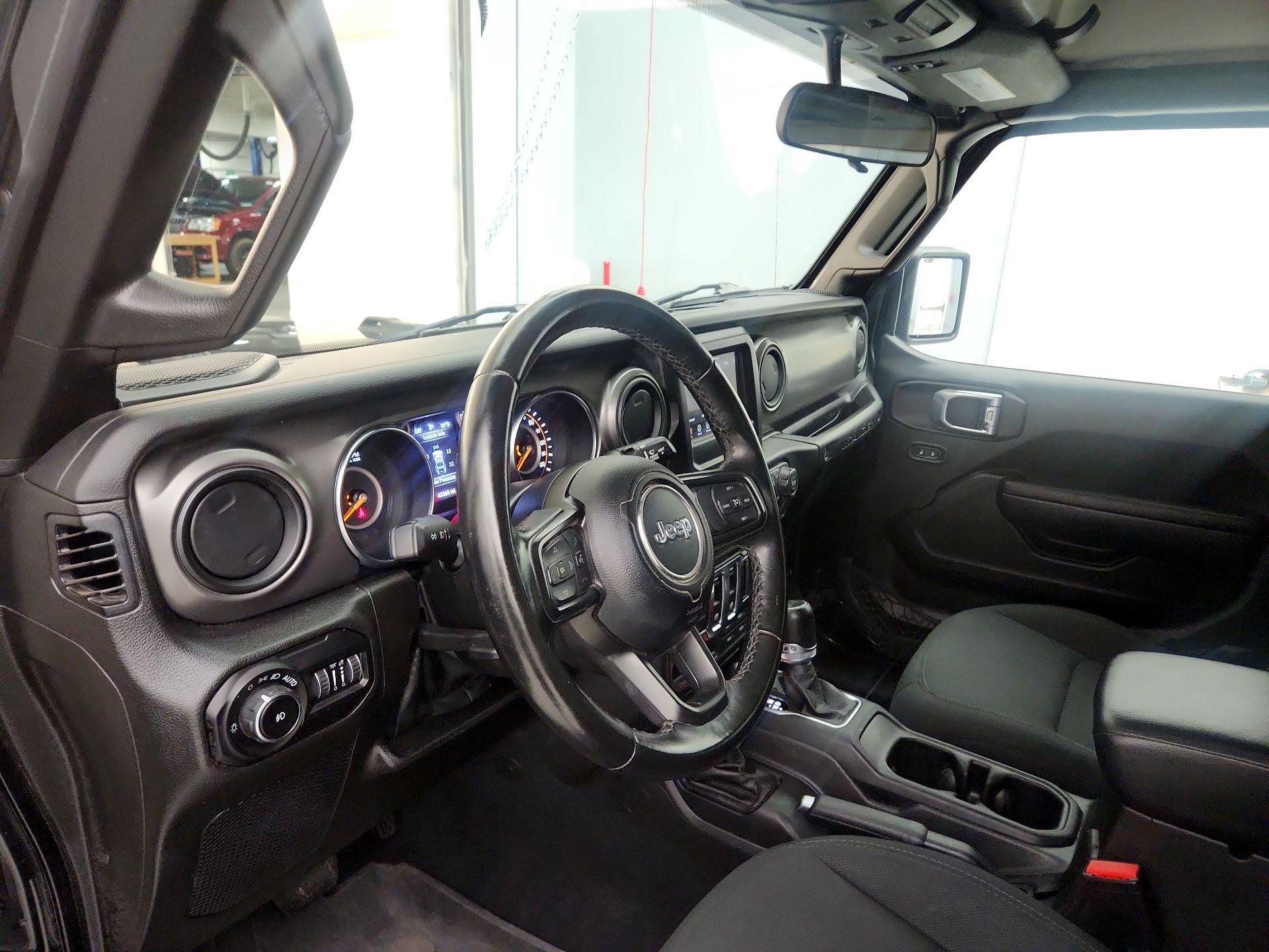 Thumbnail: 2022 Jeep Wrangler - 9