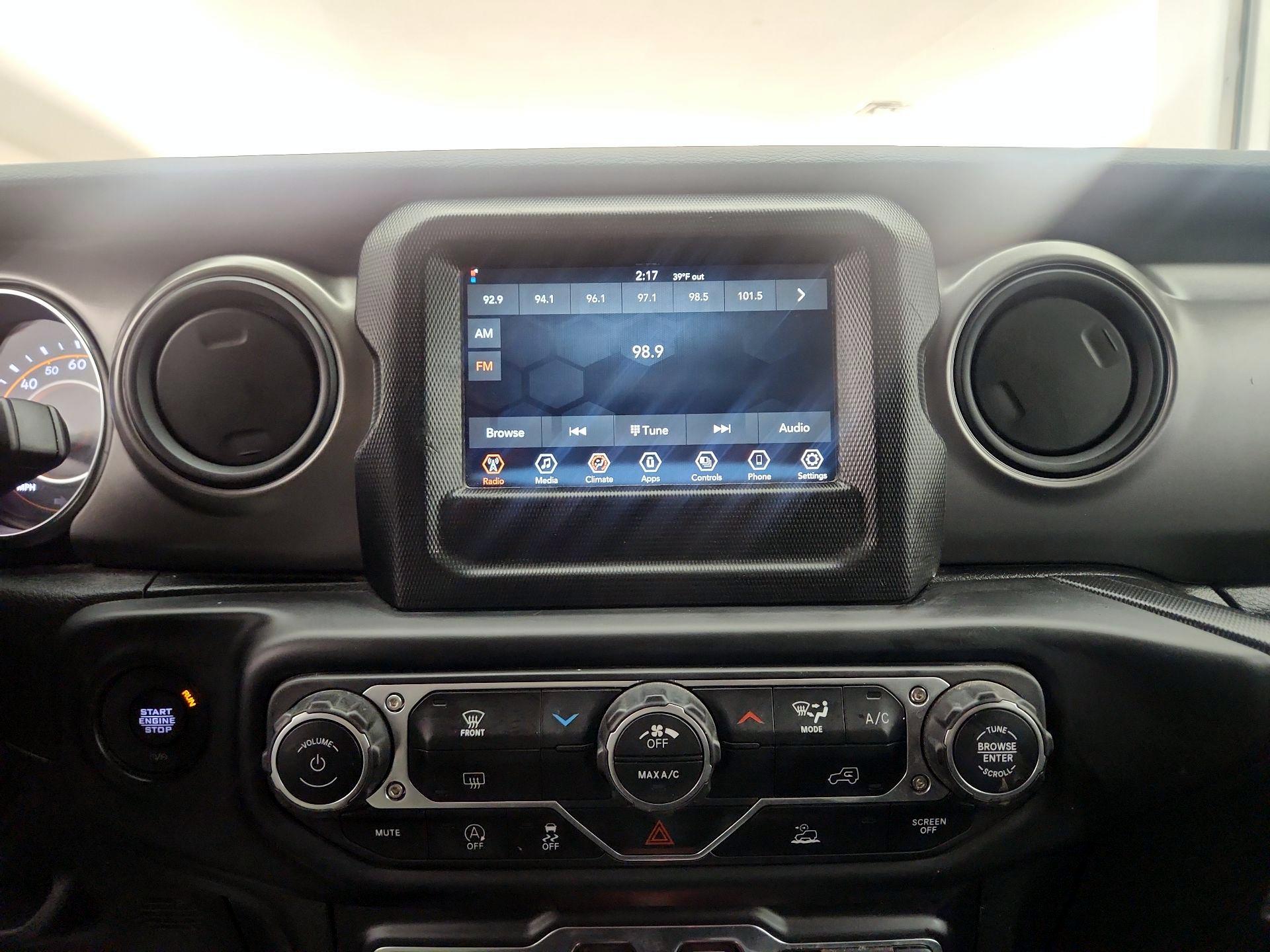 Thumbnail: 2022 Jeep Wrangler - 15