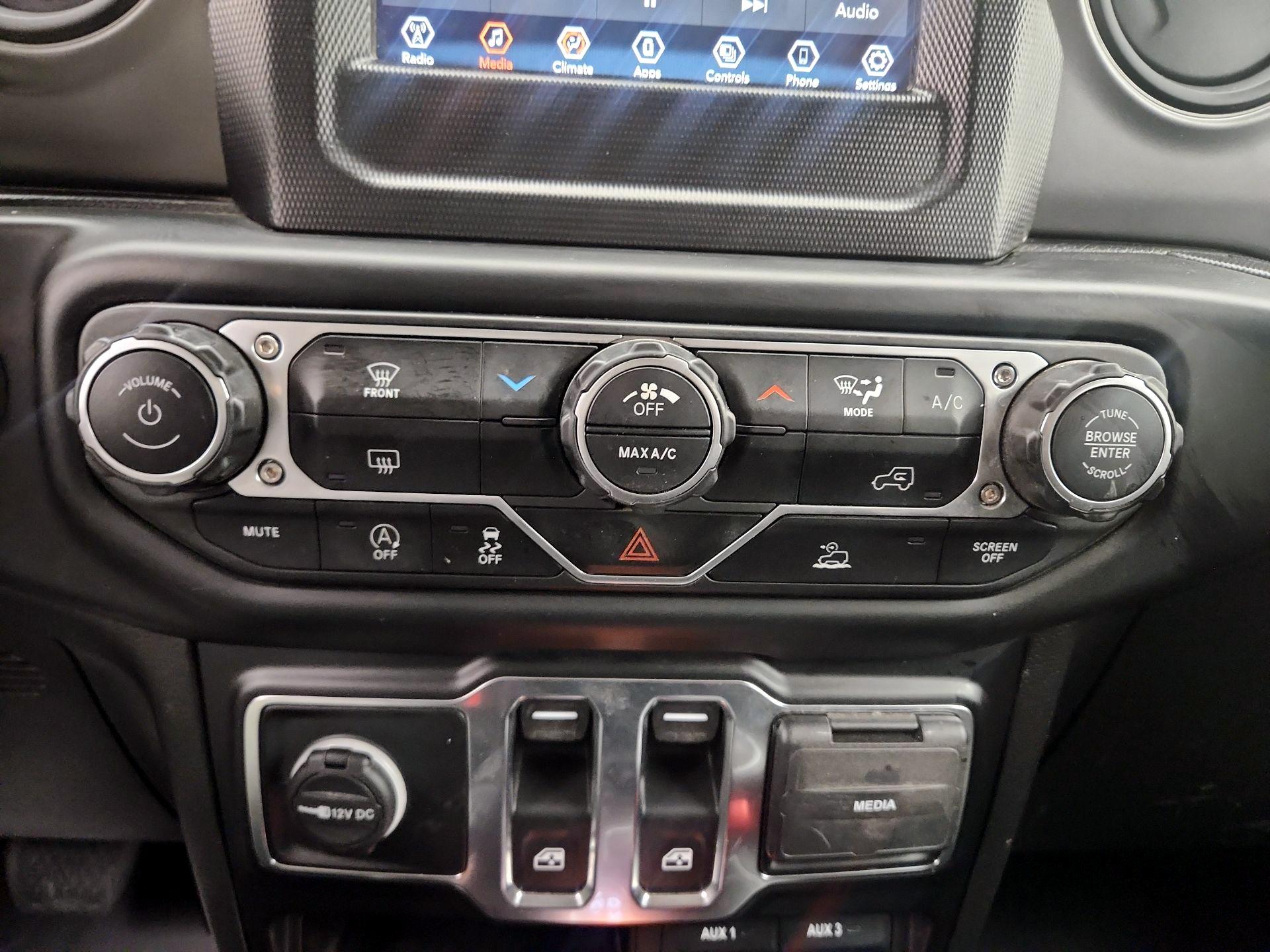 Thumbnail: 2022 Jeep Wrangler - 16