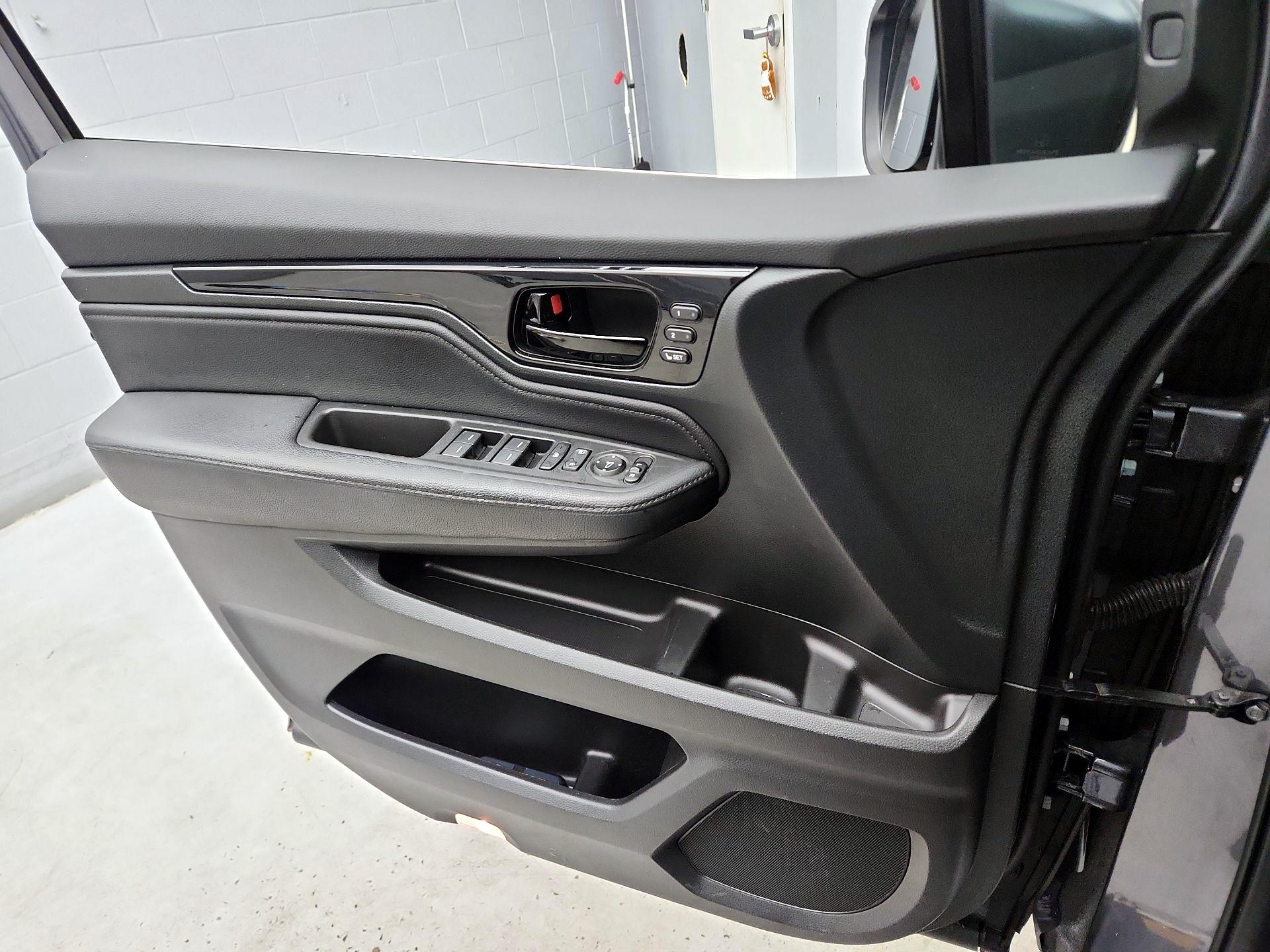 Thumbnail: 2023 Honda Odyssey - 12