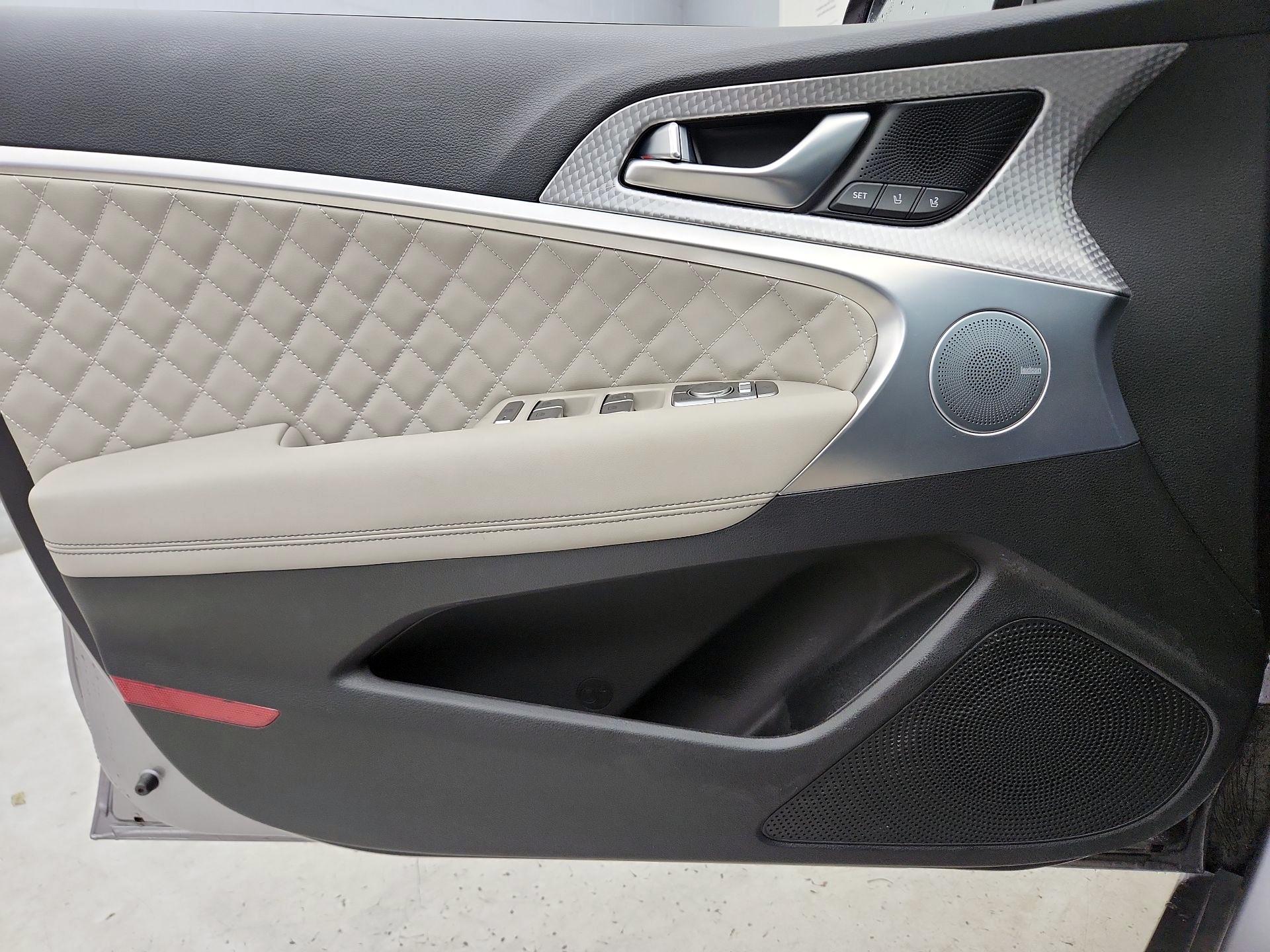 Thumbnail: 2023 Genesis G70 - 12