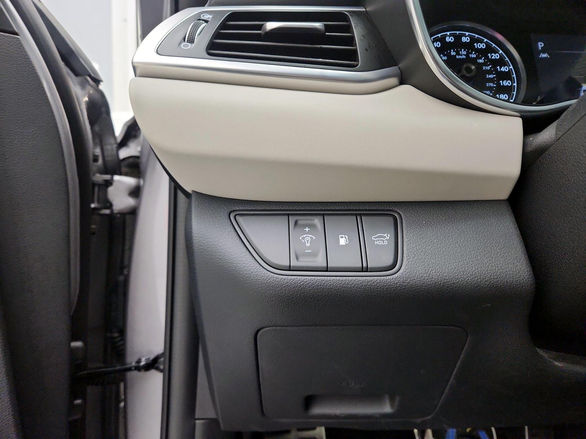 Thumbnail: 2023 Genesis G70 - 13