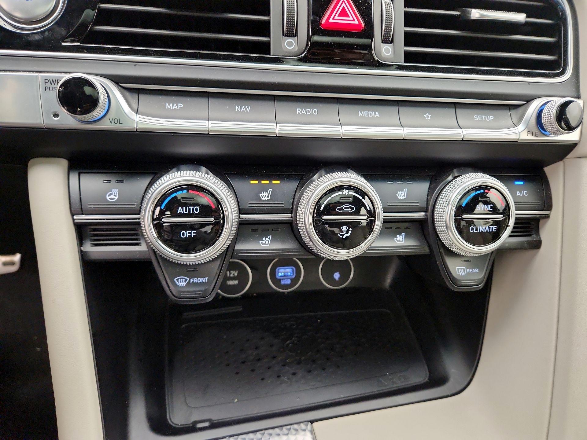 Thumbnail: 2023 Genesis G70 - 17