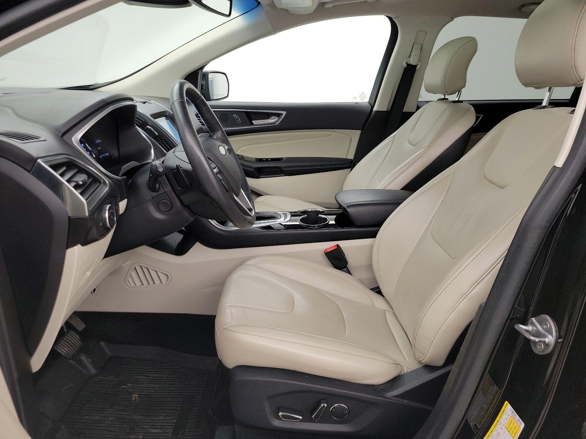 Thumbnail: 2017 Ford Edge - 11