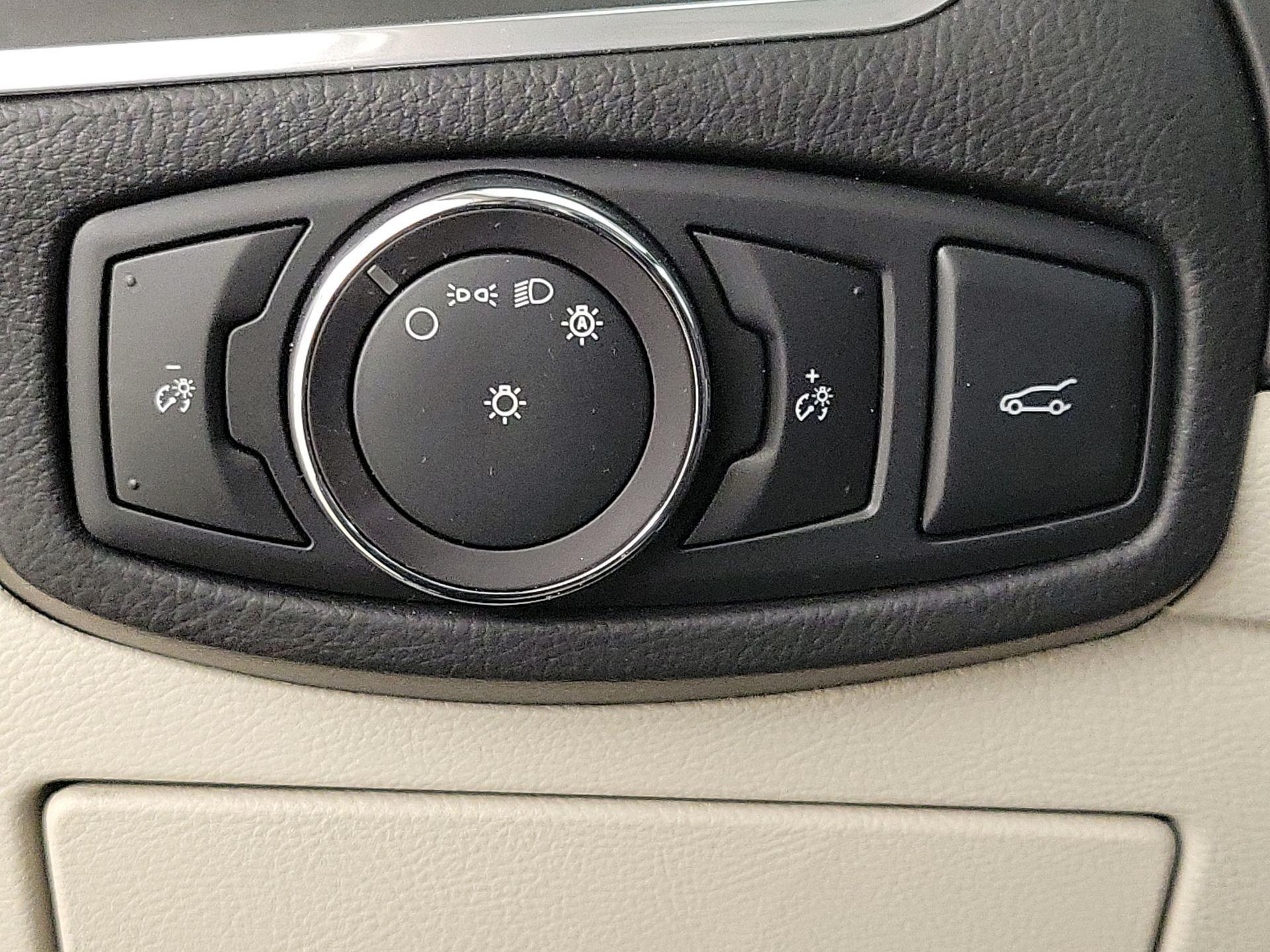 Thumbnail: 2017 Ford Edge - 13