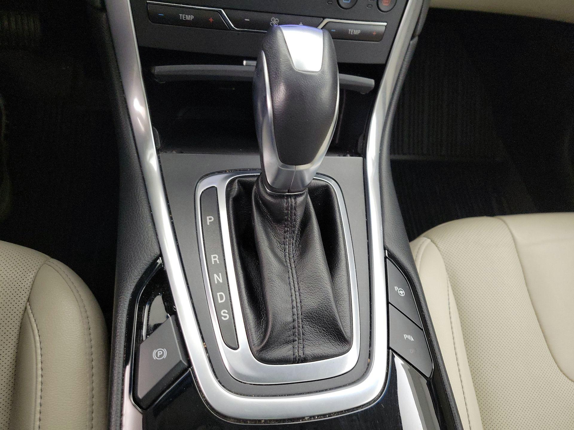 Thumbnail: 2017 Ford Edge - 18