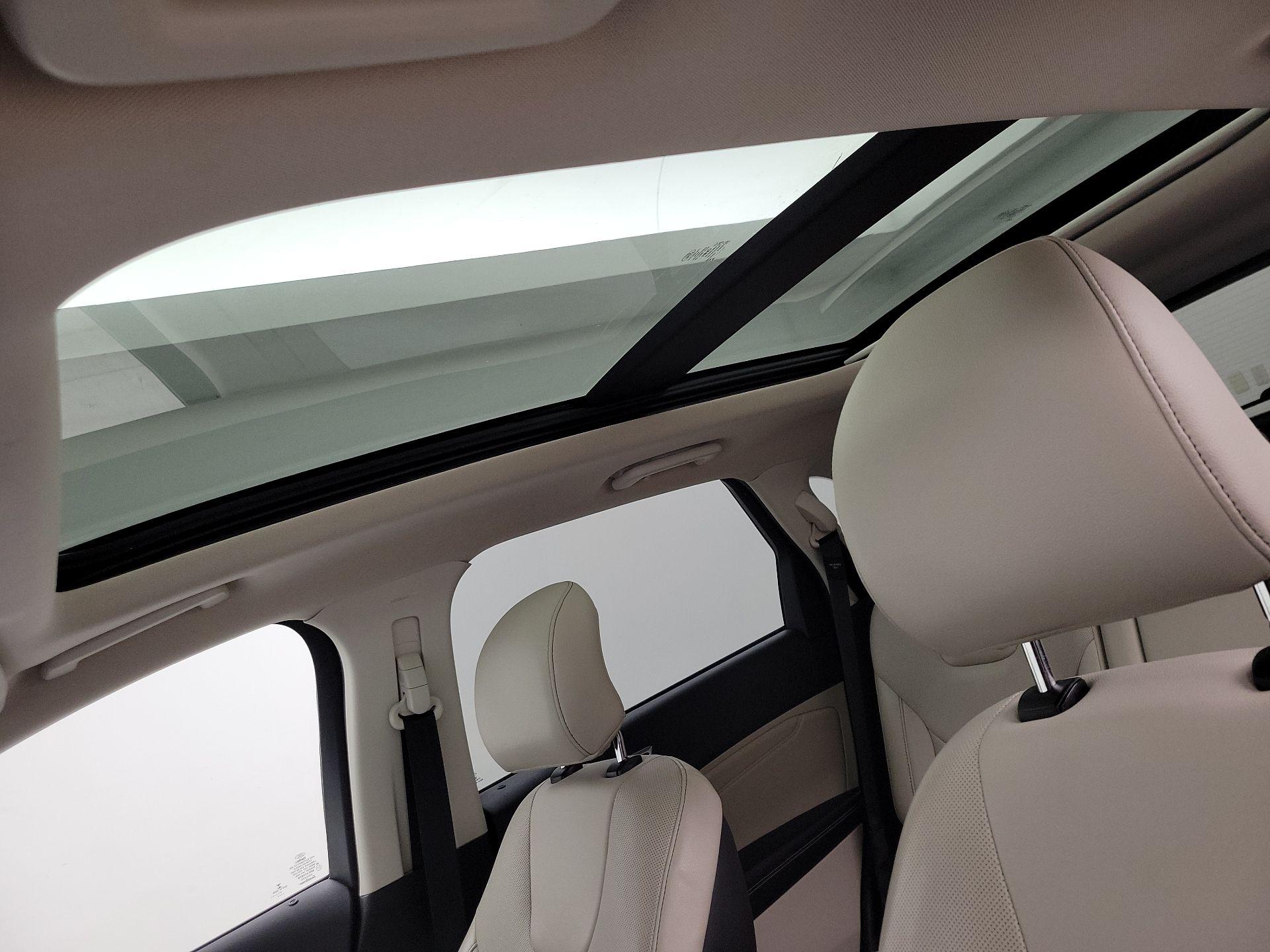 Thumbnail: 2017 Ford Edge - 20