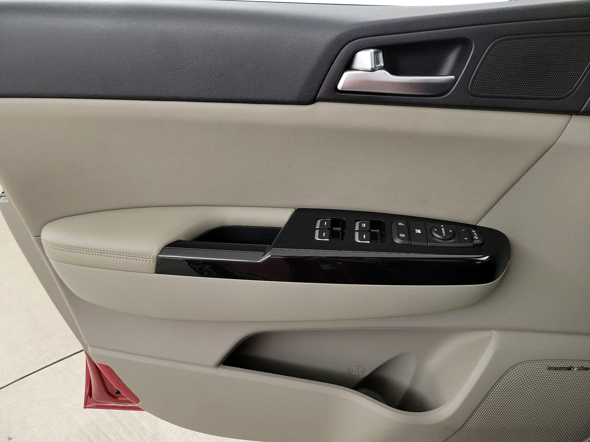 Thumbnail: 2020 Kia Sportage - 12