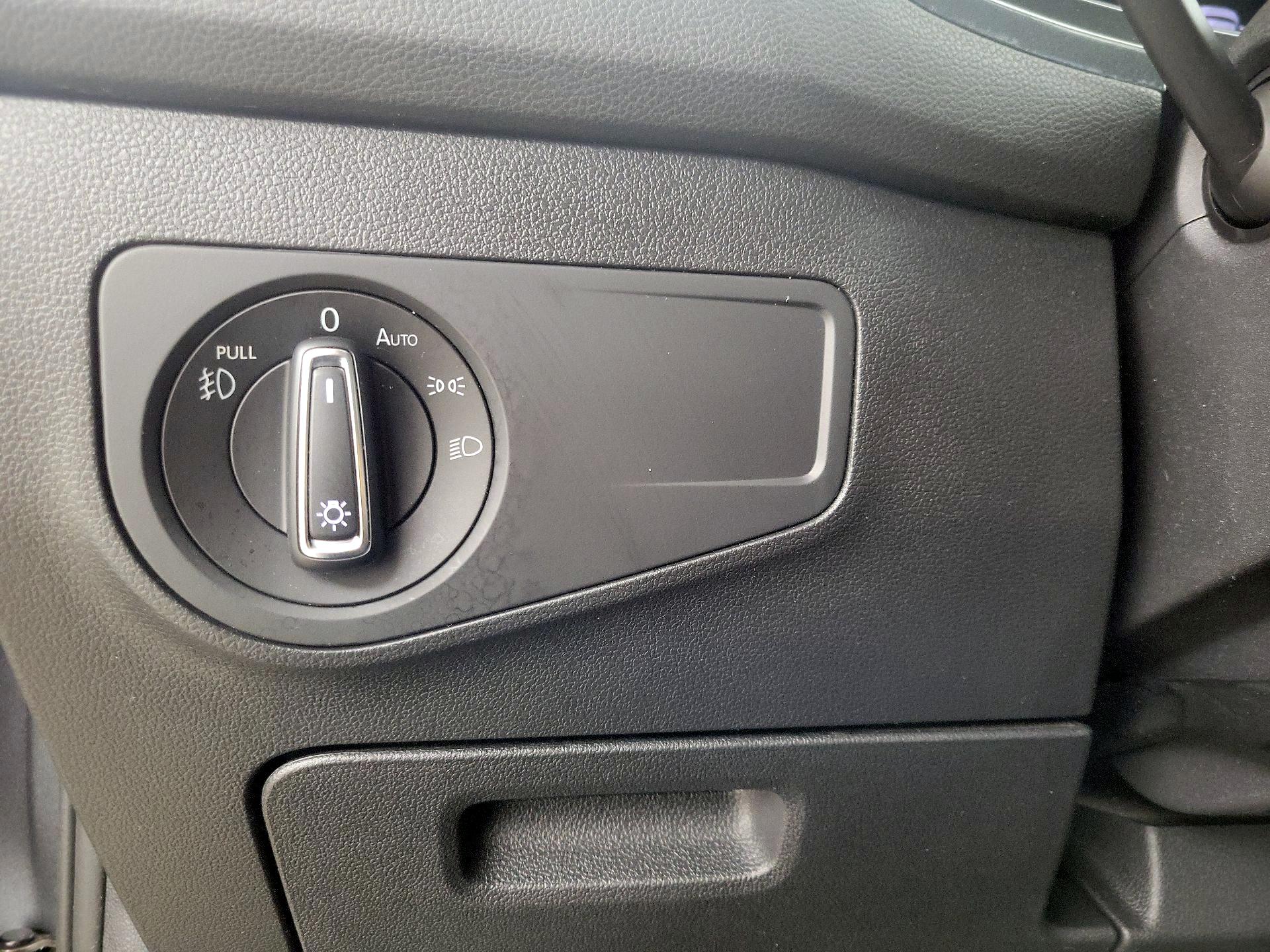 Thumbnail: 2019 Volkswagen Tiguan - 13