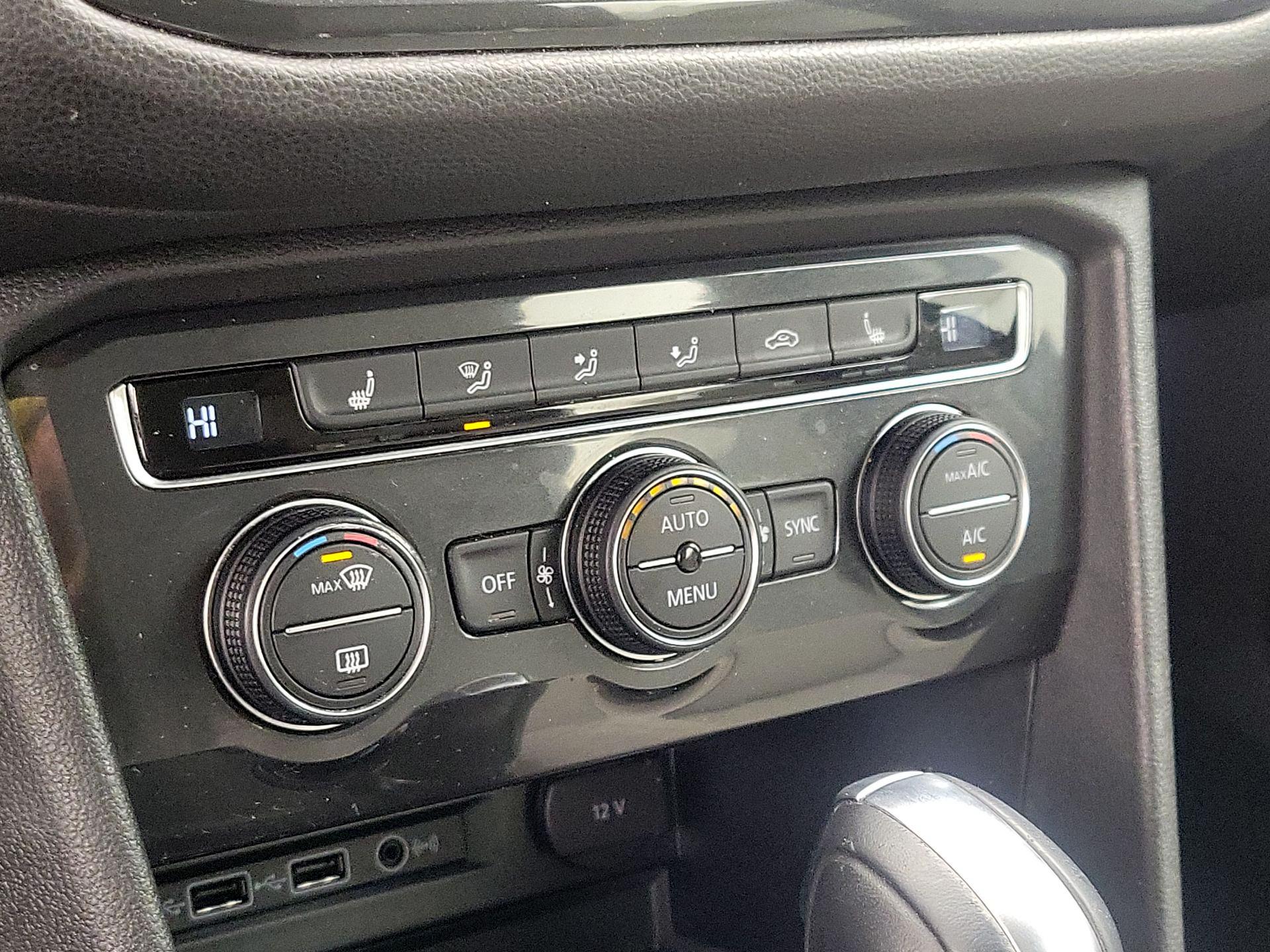 Thumbnail: 2019 Volkswagen Tiguan - 17