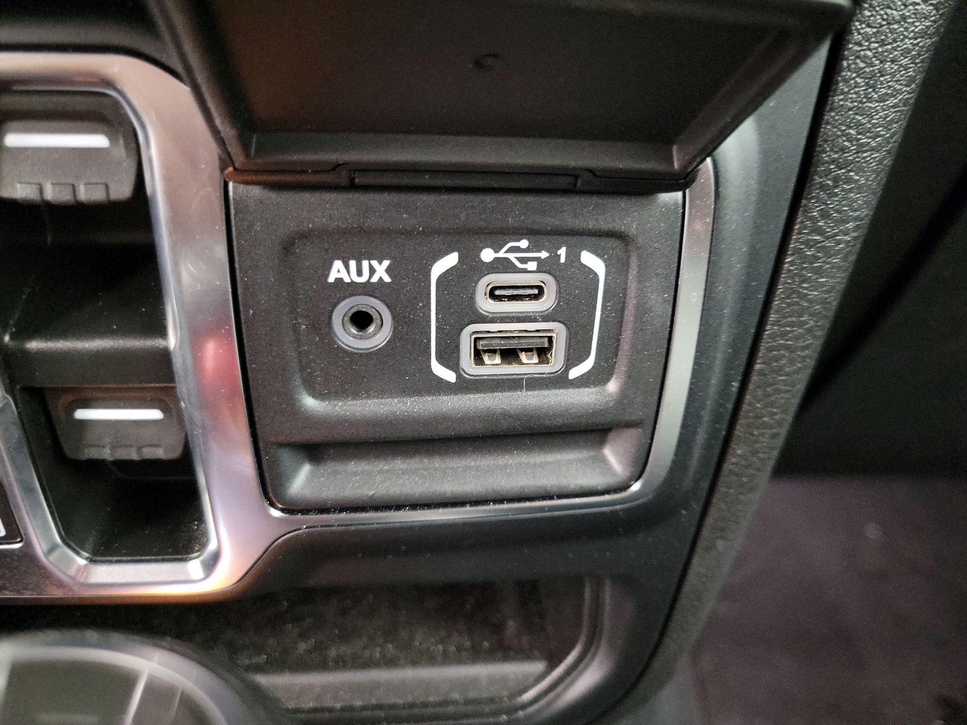 Thumbnail: 2024 Jeep Wrangler - 18