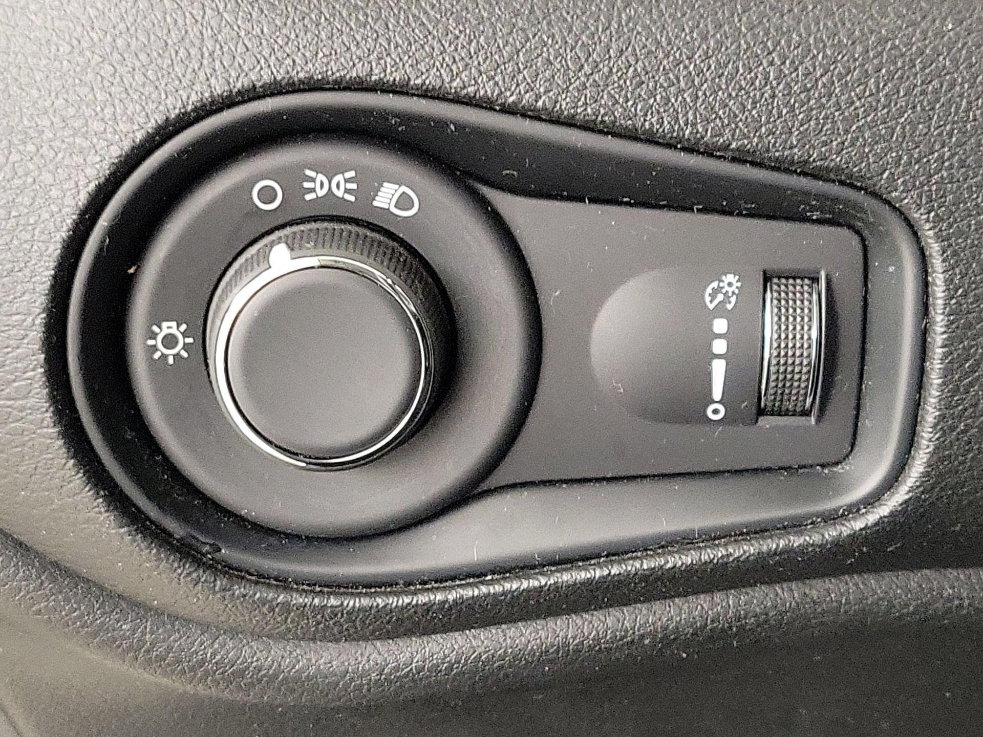 Thumbnail: 2021 Jeep Renegade - 13