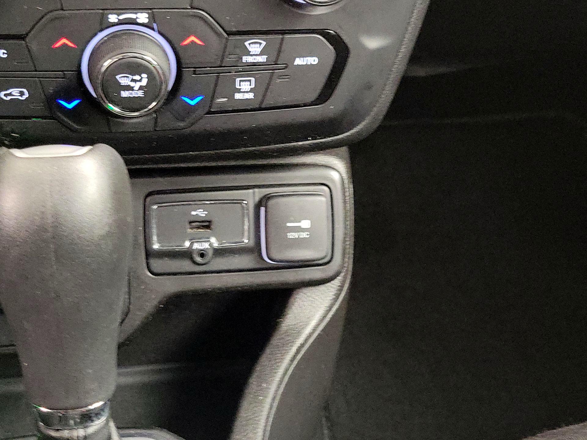 Thumbnail: 2021 Jeep Renegade - 18