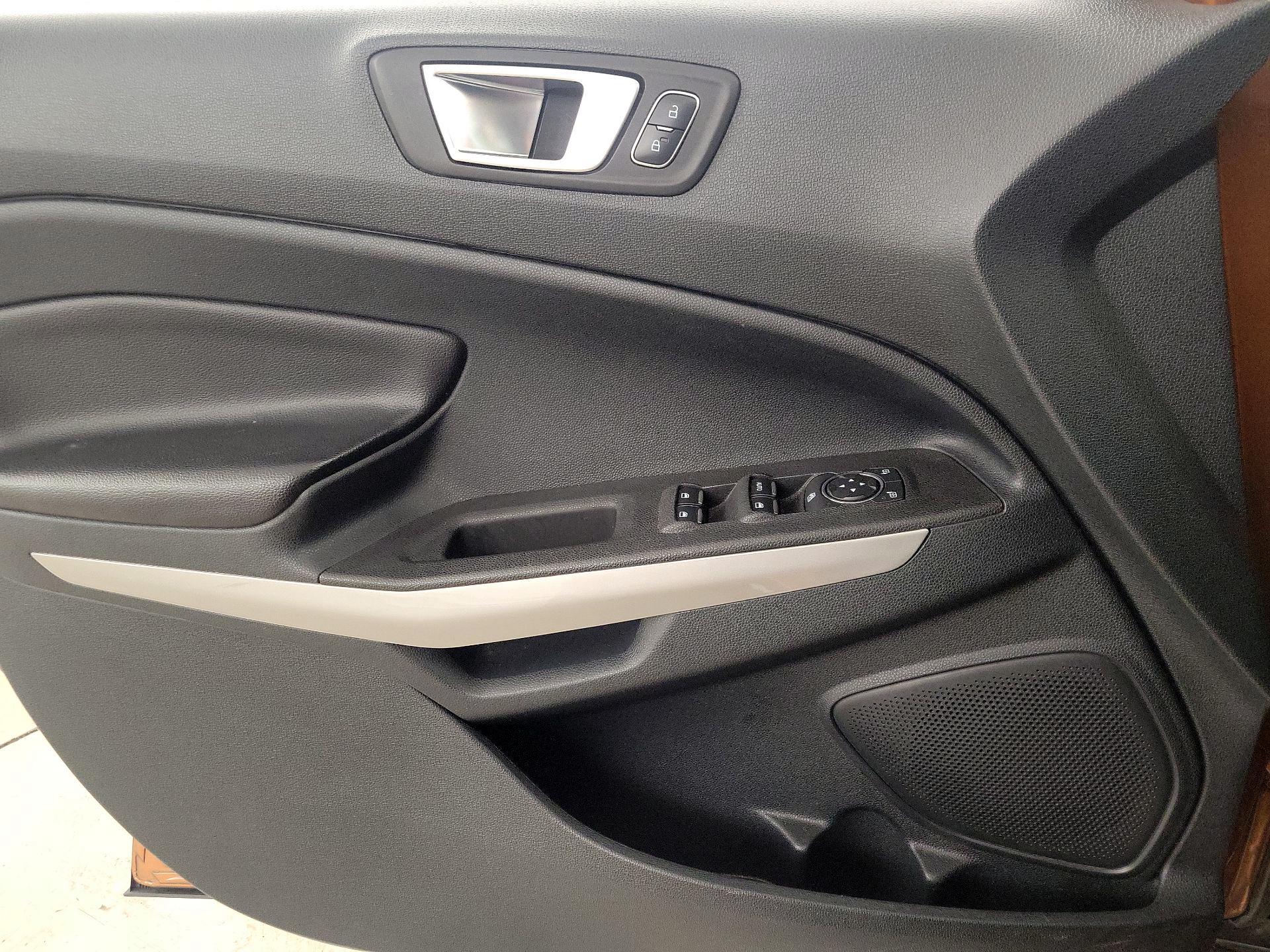 Thumbnail: 2018 Ford EcoSport - 12