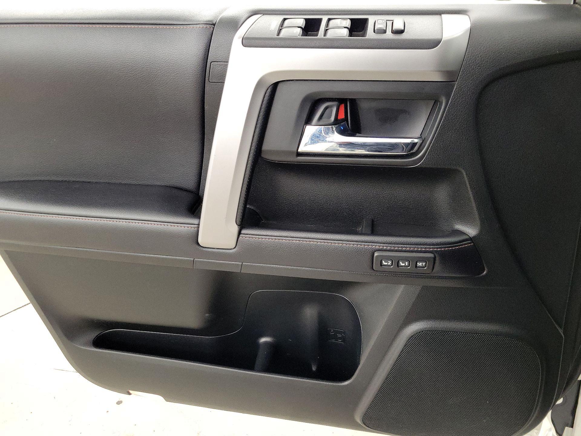 Thumbnail: 2019 Toyota 4Runner - 12