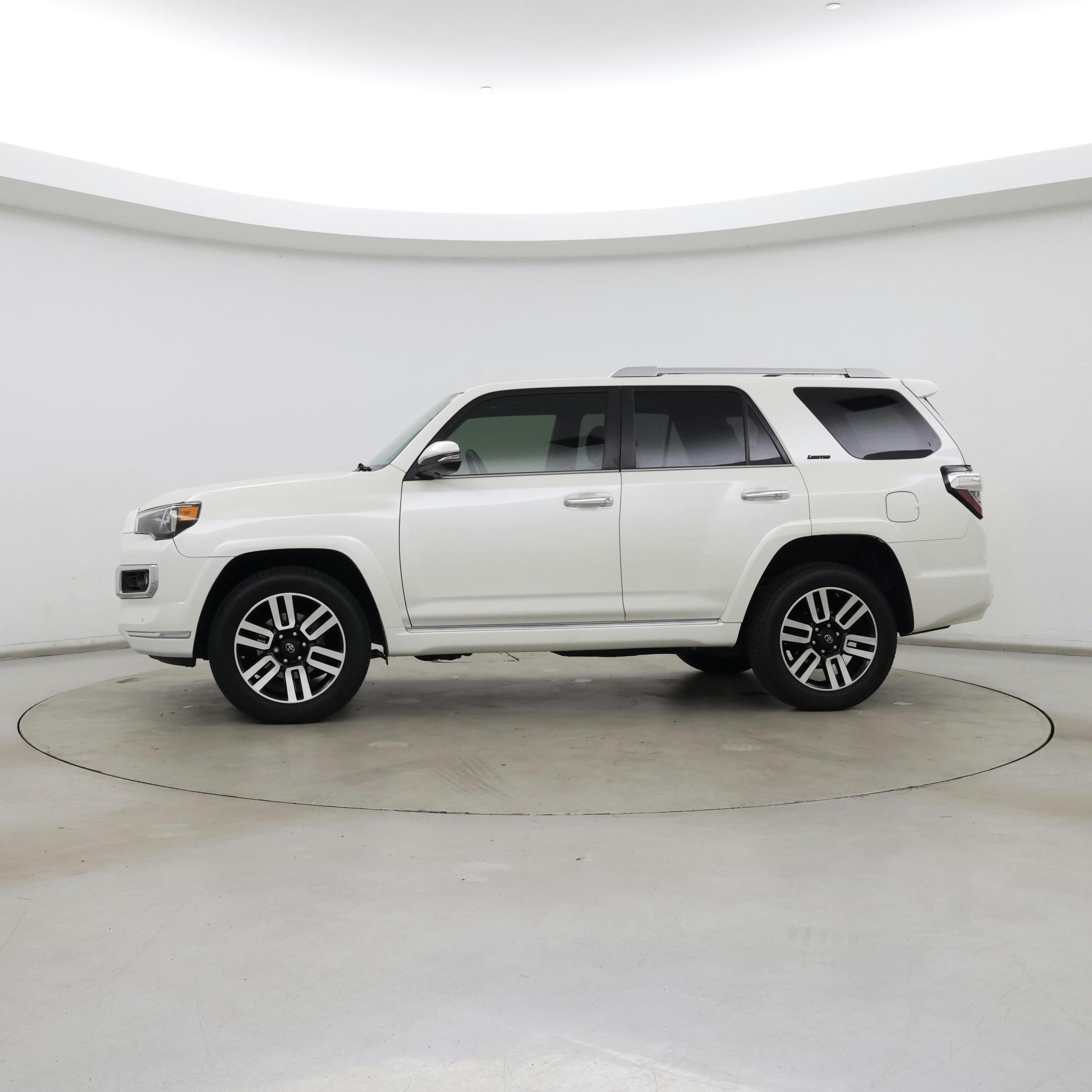 Thumbnail: 2019 Toyota 4Runner - 3