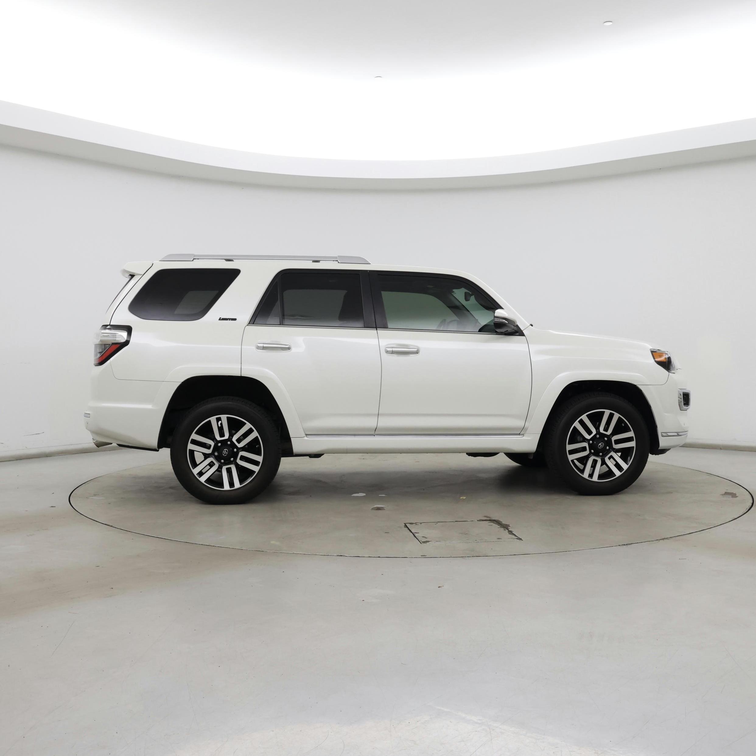 Thumbnail: 2019 Toyota 4Runner - 7