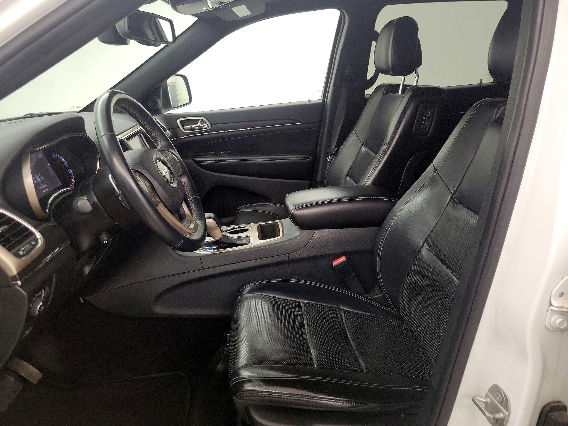 Thumbnail: 2016 Jeep Grand Cherokee - 11